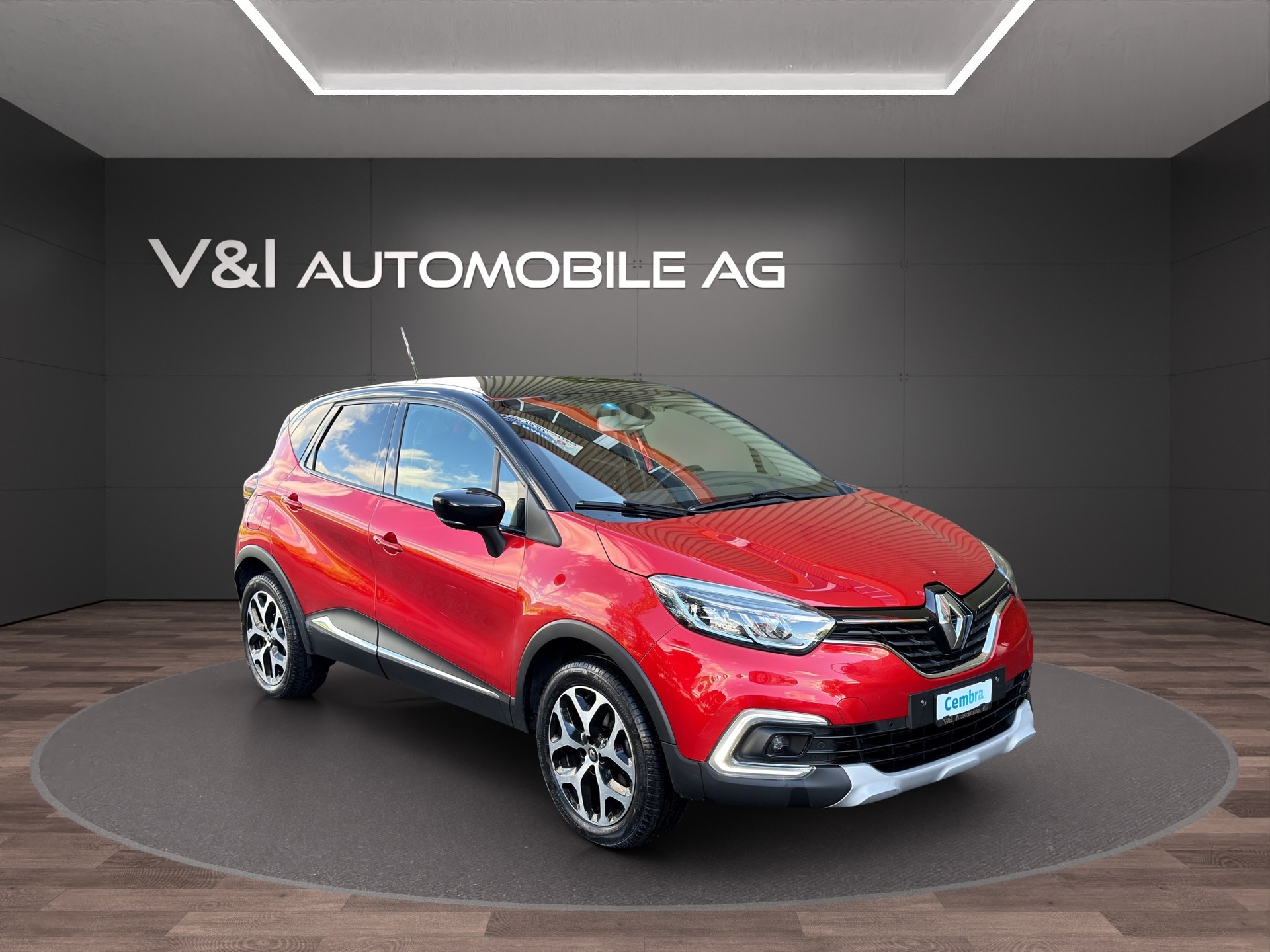 RENAULT Captur 1.2 T 16V Intens-showroom-element-1
