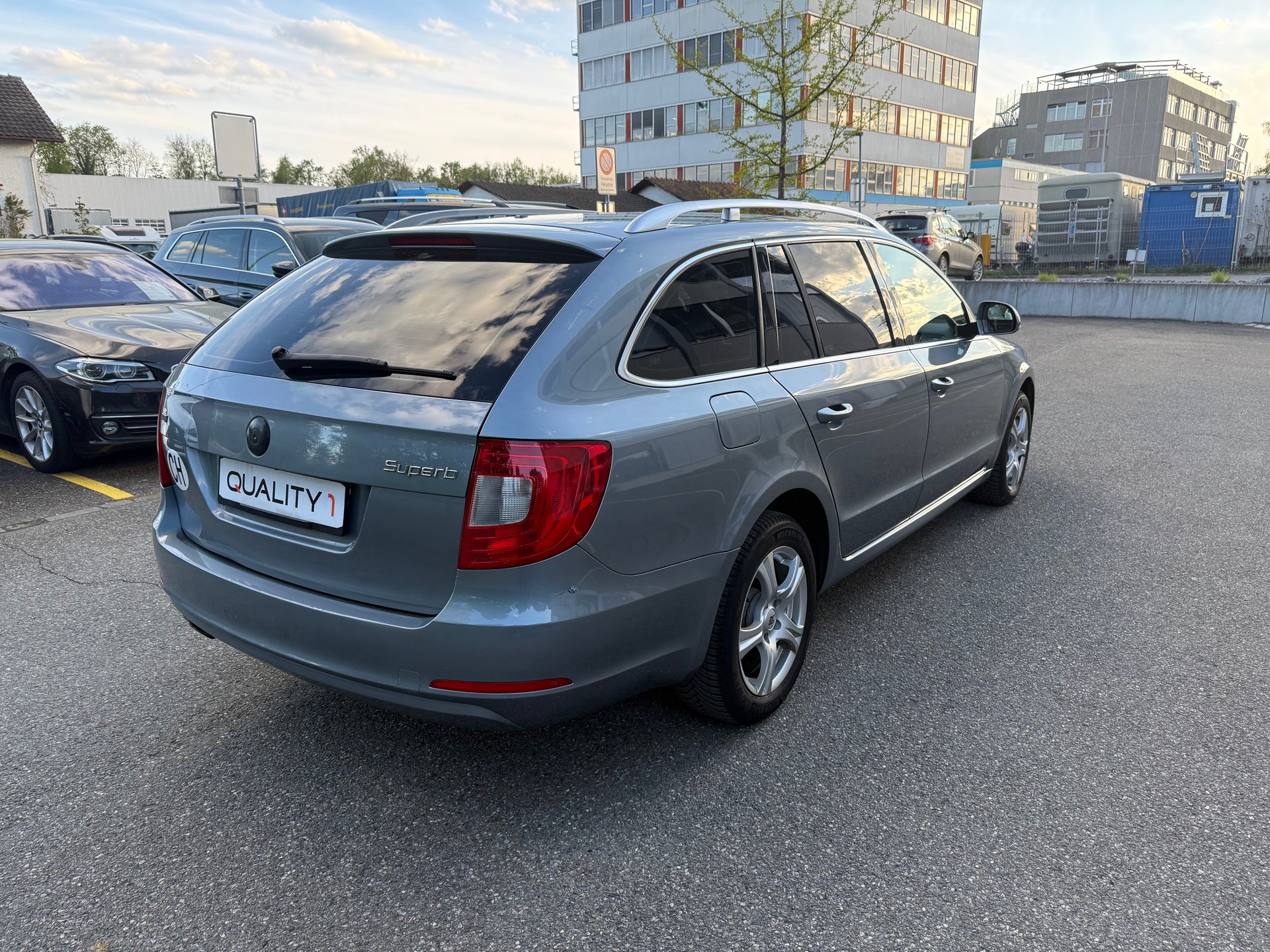 SKODA Superb Combi 2.0 TDi Comfort-image-5