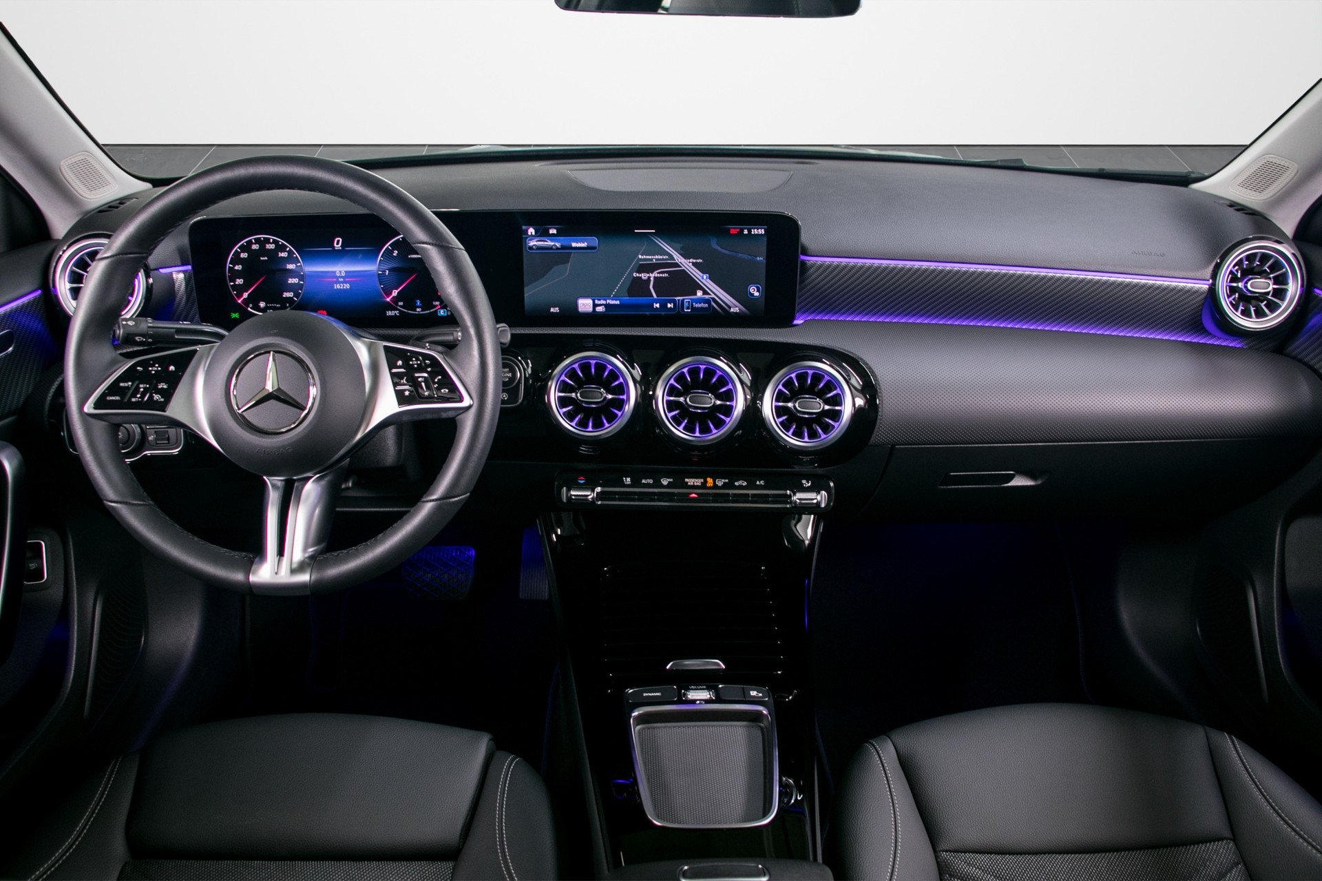 MERCEDES-BENZ A 220 d Sedan 8G-DCT-showroom-element-3
