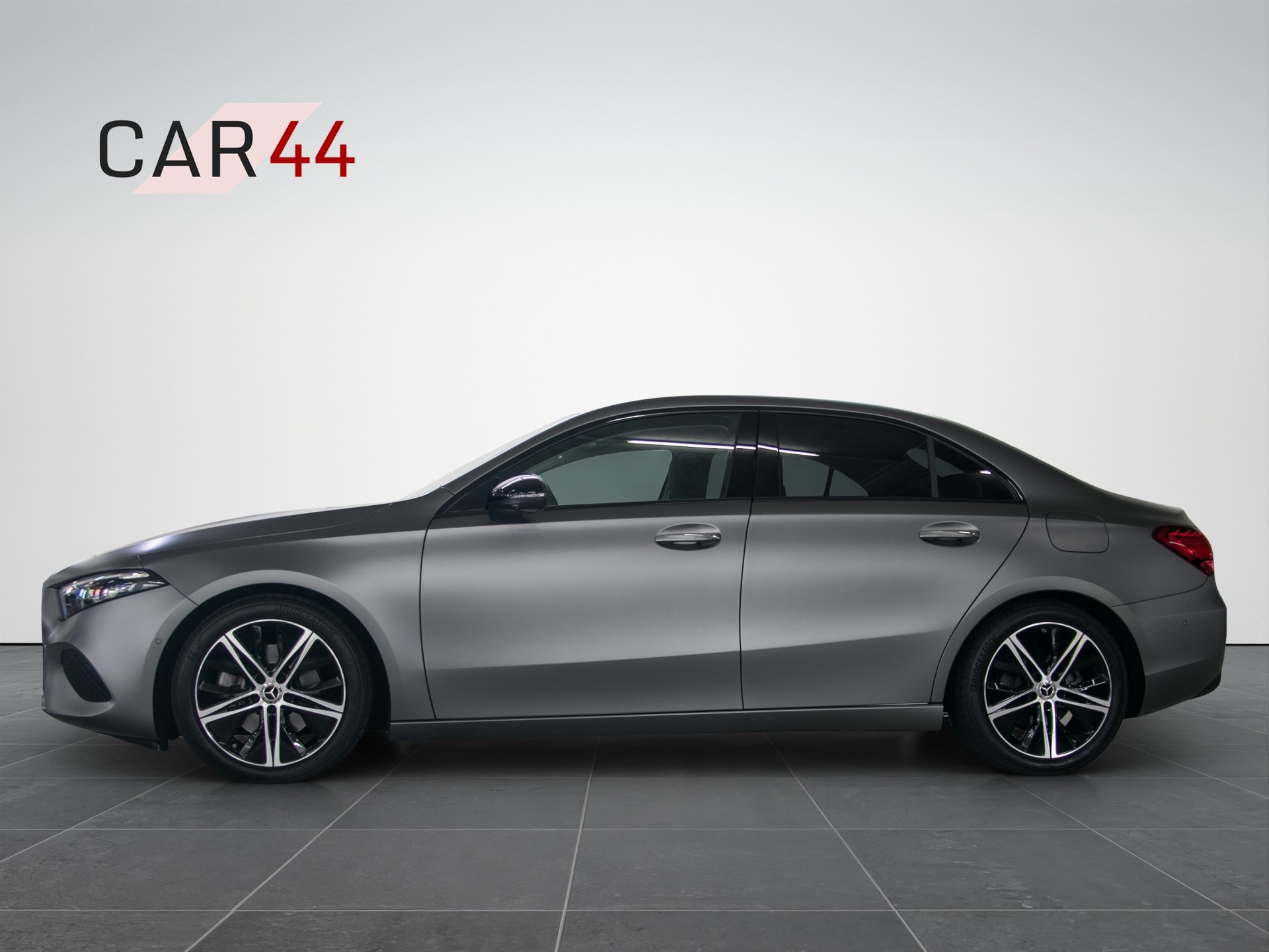 MERCEDES-BENZ A 220 d Sedan 8G-DCT-showroom-element-1