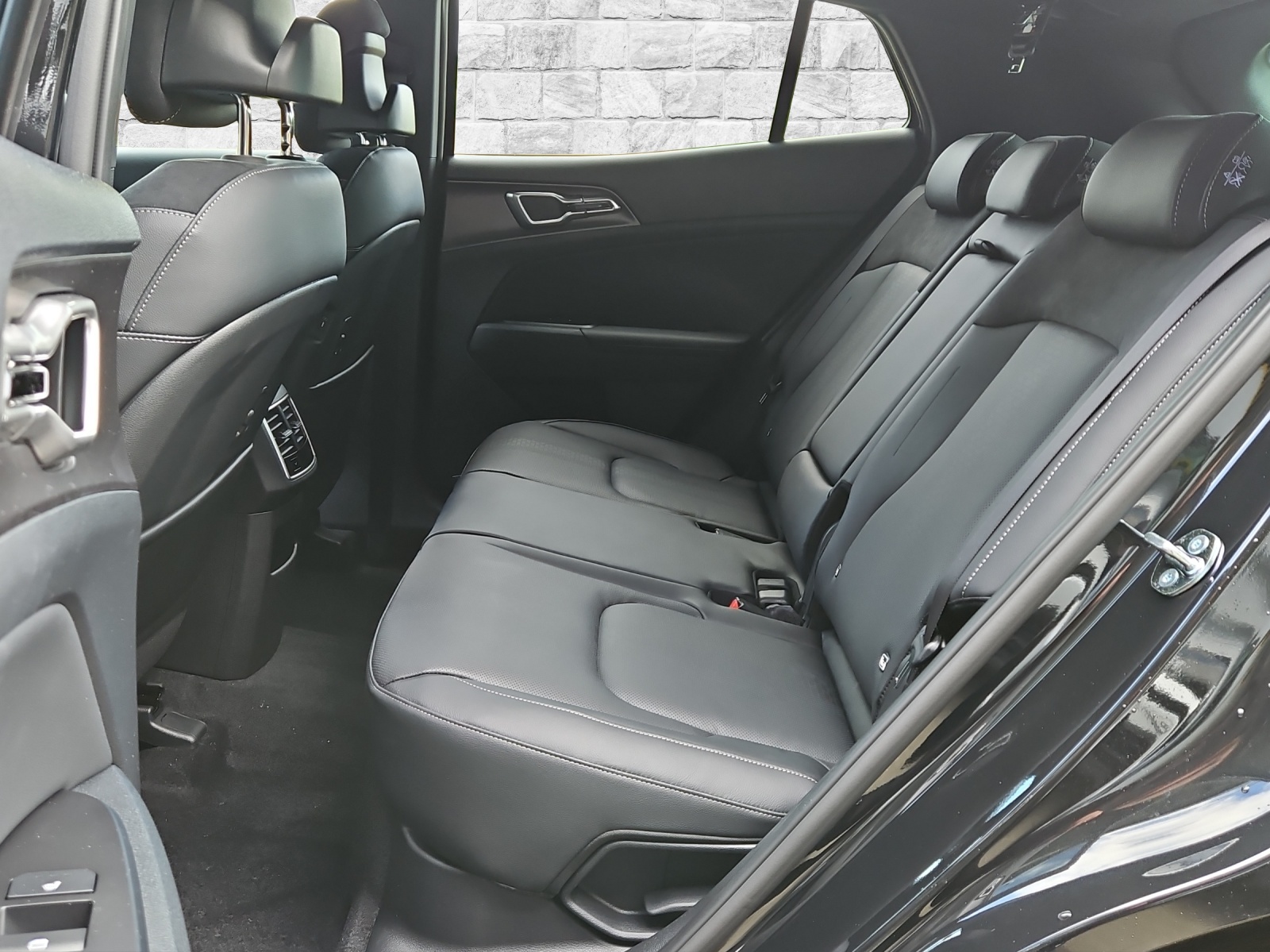 KIA Sportage 1.6 T-GDi Hybrid Black Edition-image-7