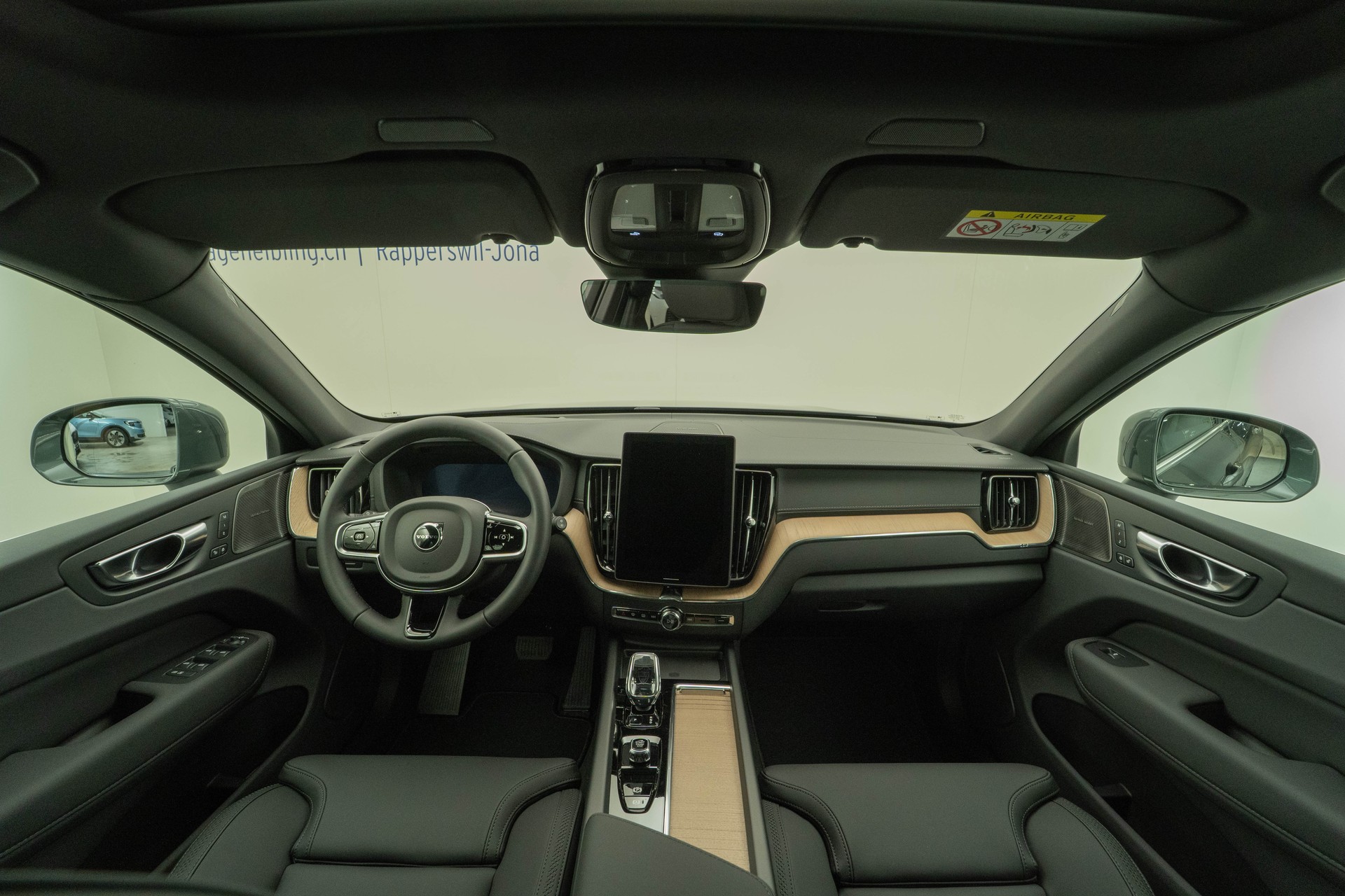 VOLVO XC60 2.0 T8 TE Ultra Bright eAWD-image-5