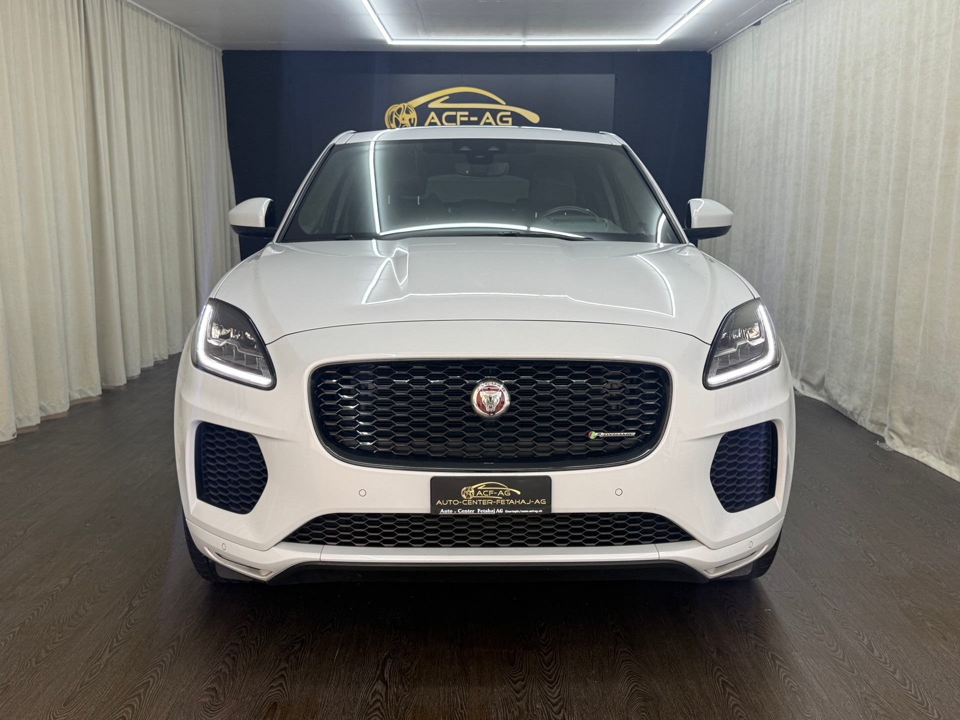 JAGUAR E-Pace 2.0d D180 First Edition AWD Automatik-image-1