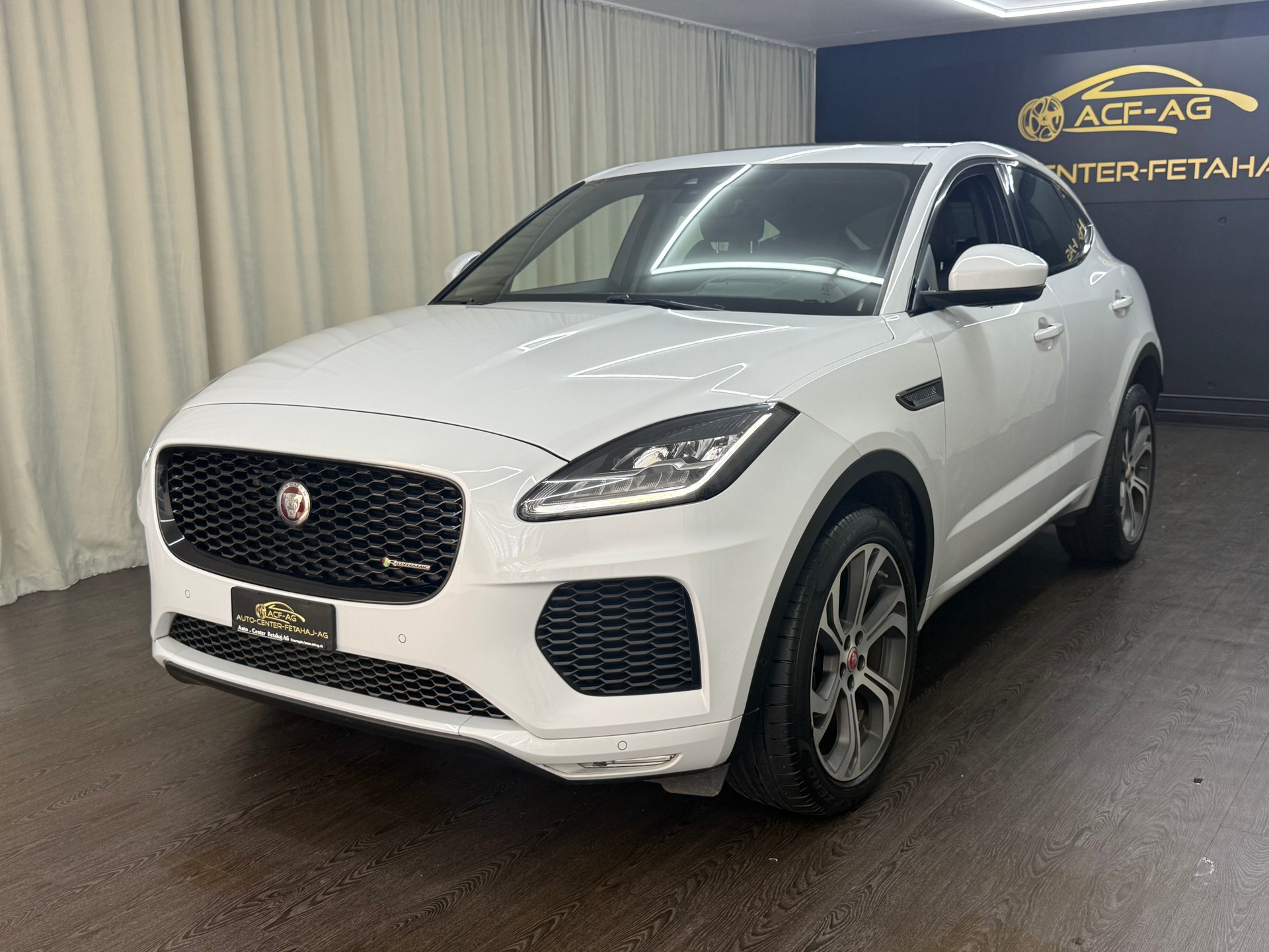 JAGUAR E-Pace 2.0d D180 First Edition AWD Automatik-image-0
