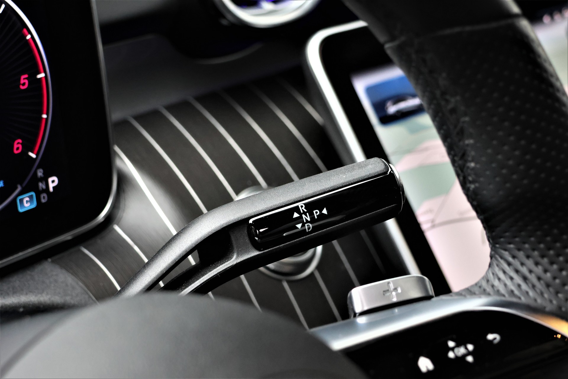 MERCEDES-BENZ C 220 d T 4Matic AMG Line (CH)-image-10
