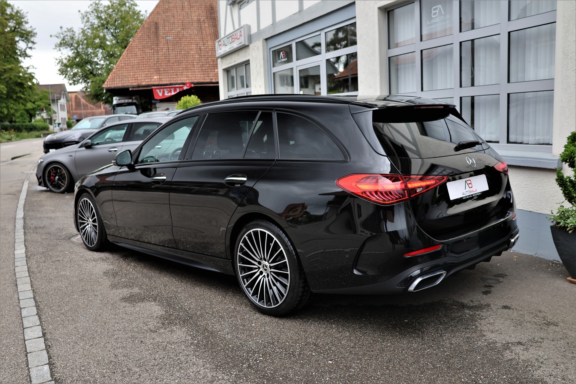 MERCEDES-BENZ C 220 d T 4Matic AMG Line (CH)-image-6