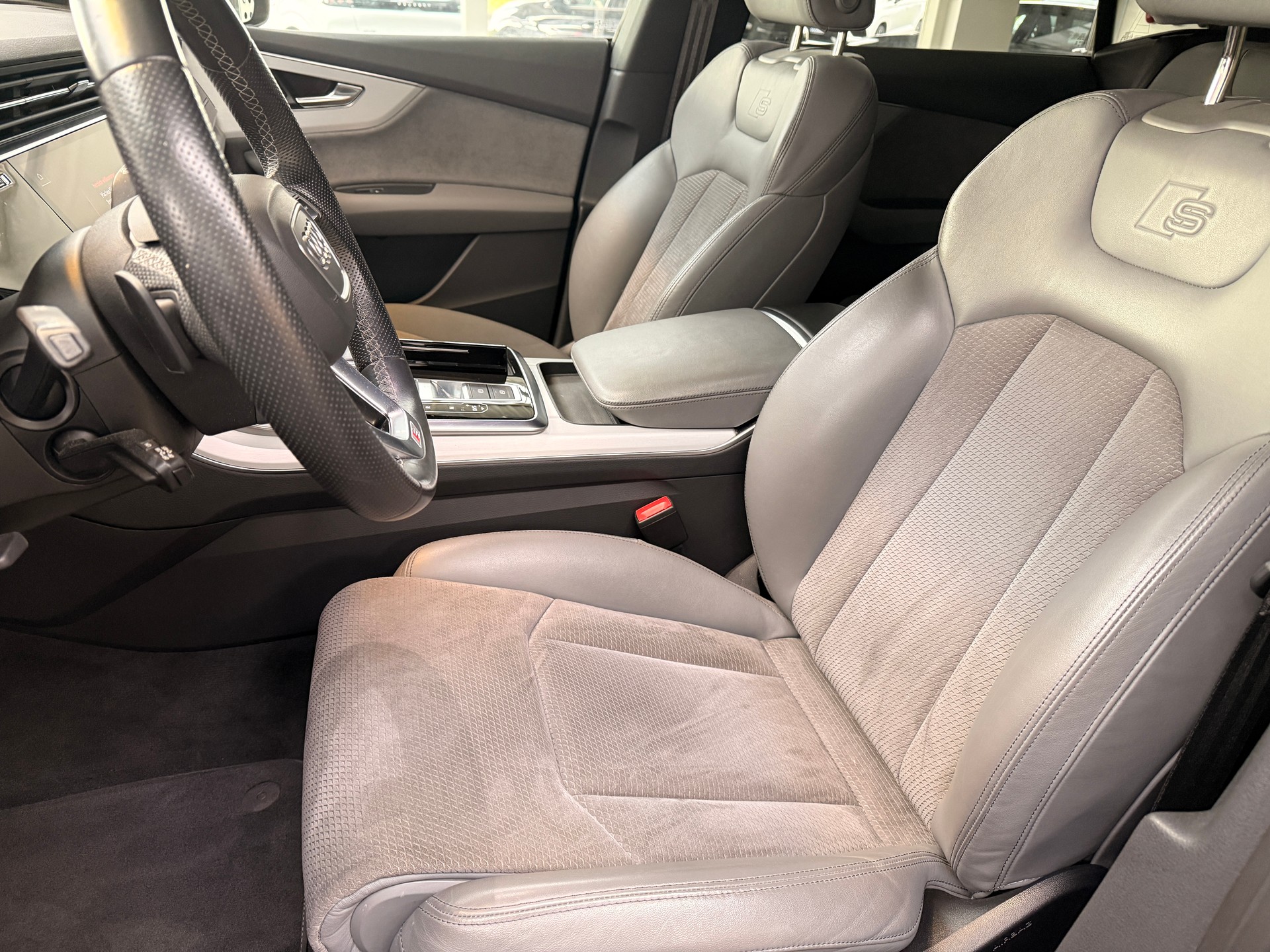 AUDI Q8 50 TDI quattro tiptronic S-Line-image-6