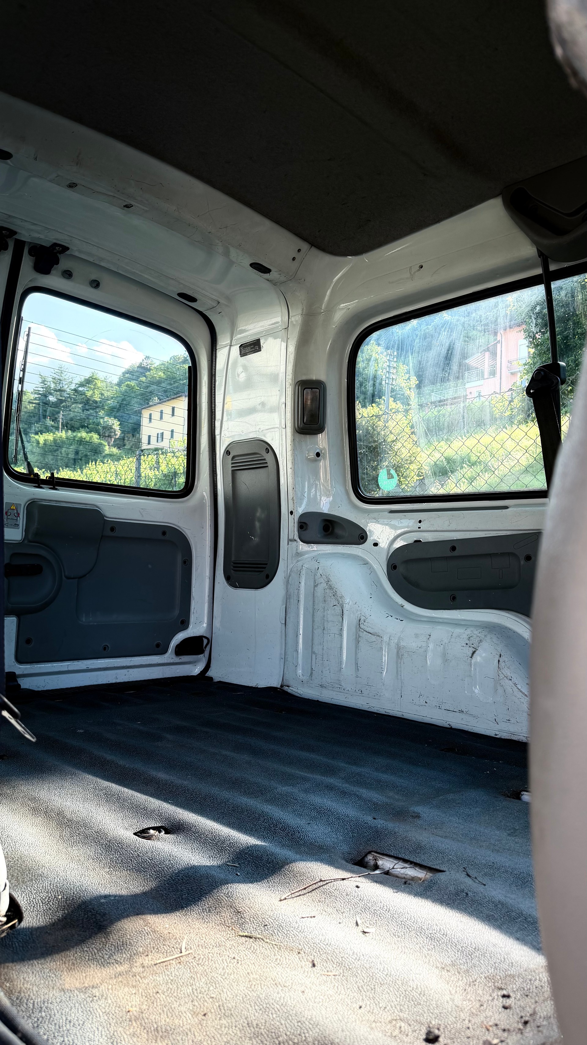 RENAULT Kangoo 1.5 dCi Grand Volume-image-8
