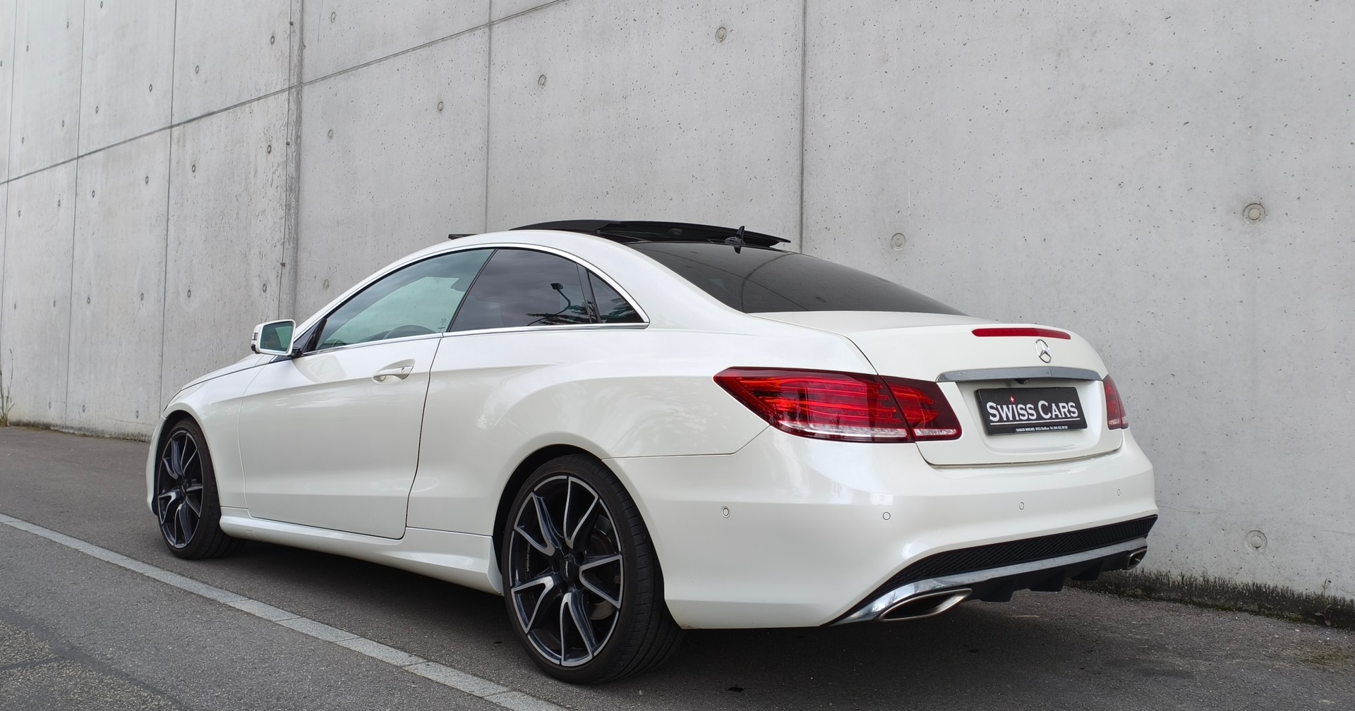 MERCEDES-BENZ E 350 4Matic 7G-Tronic AMG Line-image-4
