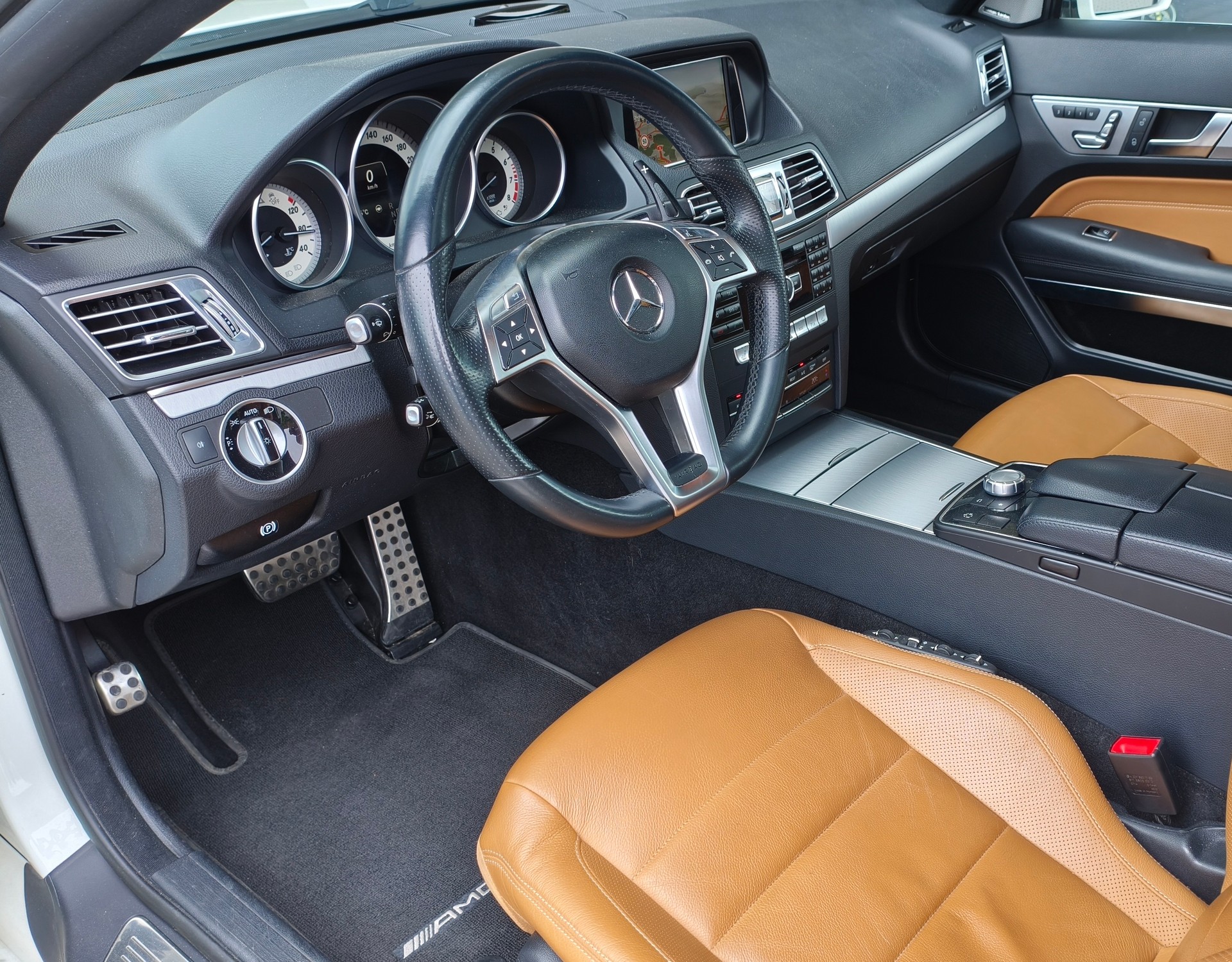 MERCEDES-BENZ E 350 4Matic 7G-Tronic AMG Line-image-5