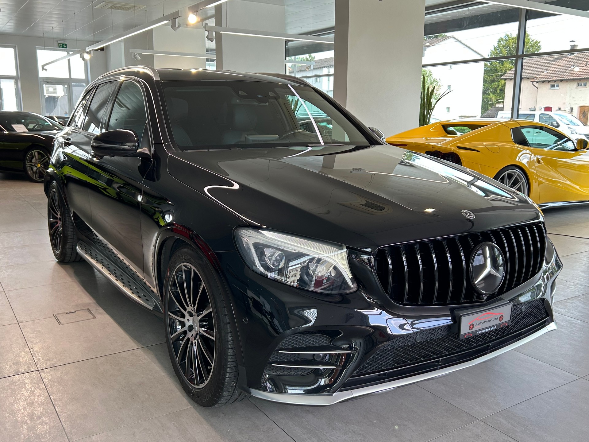 MERCEDES-BENZ GLC 43 AMG 4Matic 9G-Tronic-showroom-element-1