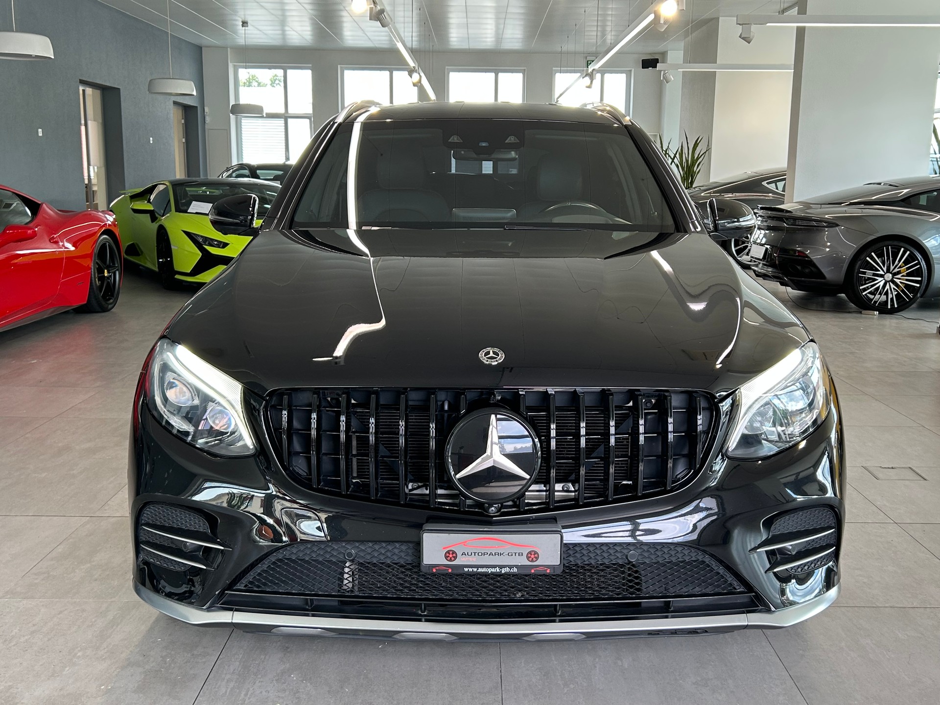 MERCEDES-BENZ GLC 43 AMG 4Matic 9G-Tronic-showroom-element-2