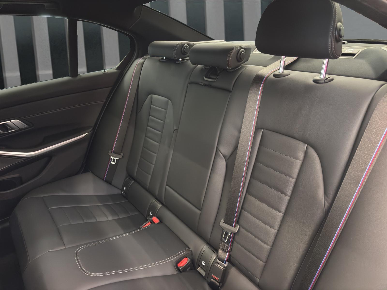 BMW 320d xDrive M Sport Pro-image-17