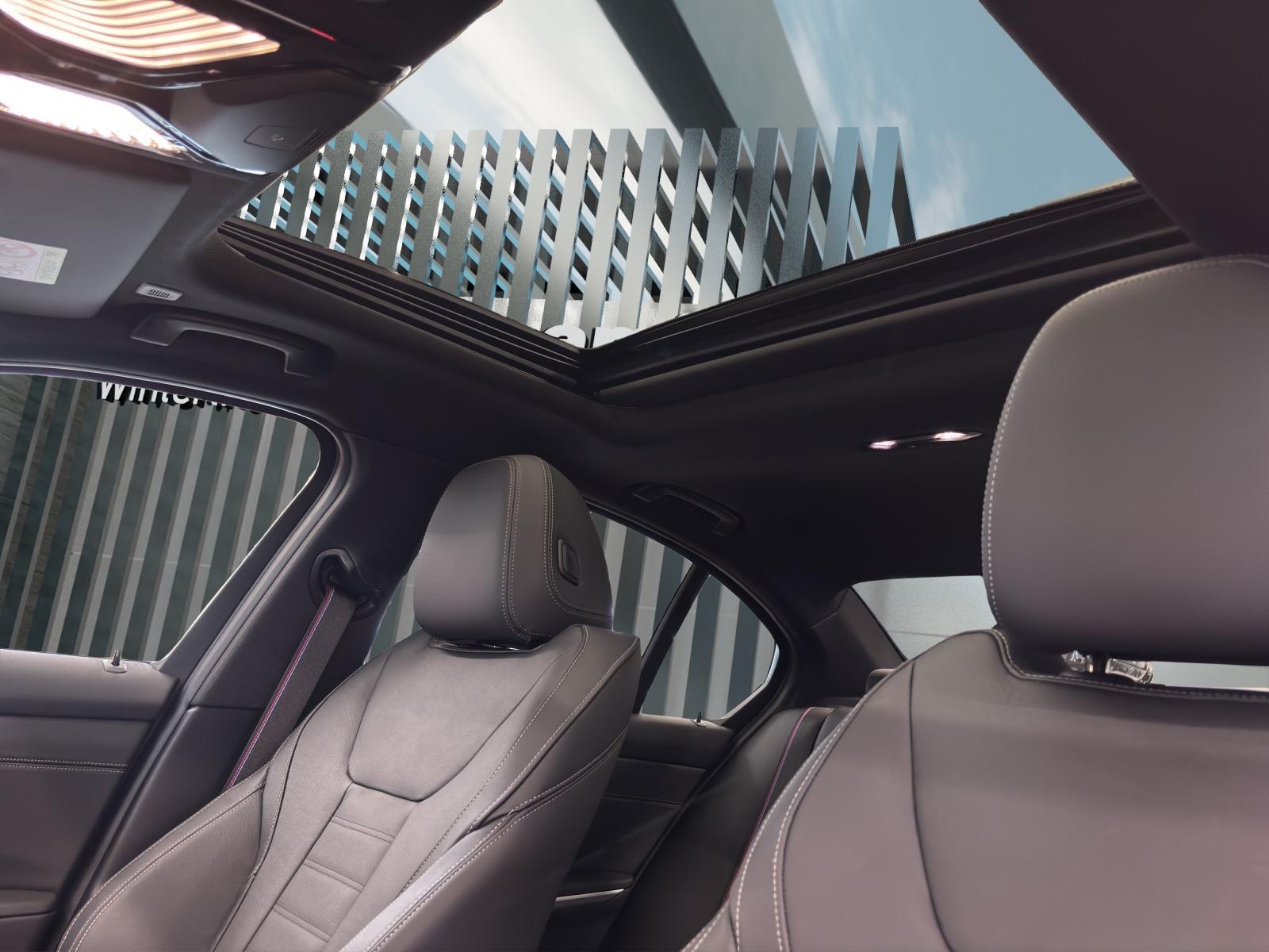 BMW 320d xDrive M Sport Pro-image-16