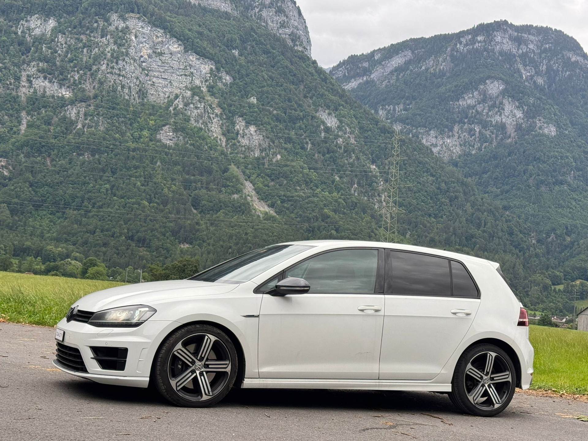 VW Golf 2.0 TSI R 4Motion DSG-showroom-element-3