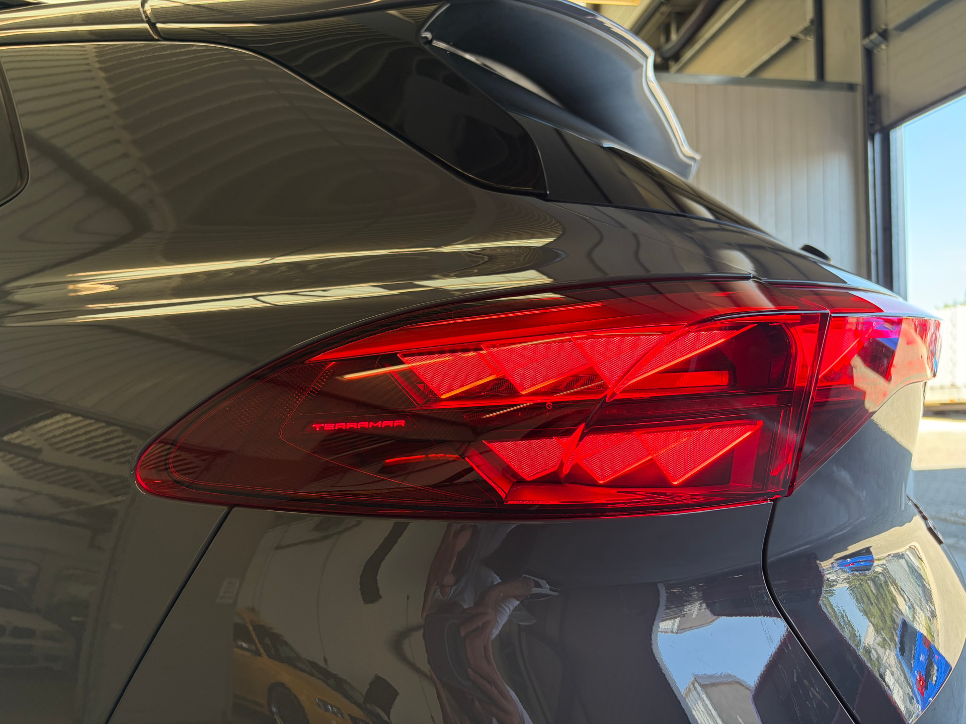 CUPRA Terramar 1.5 eTSI DSG PANORAMA HEAD-UP AHK-image-23