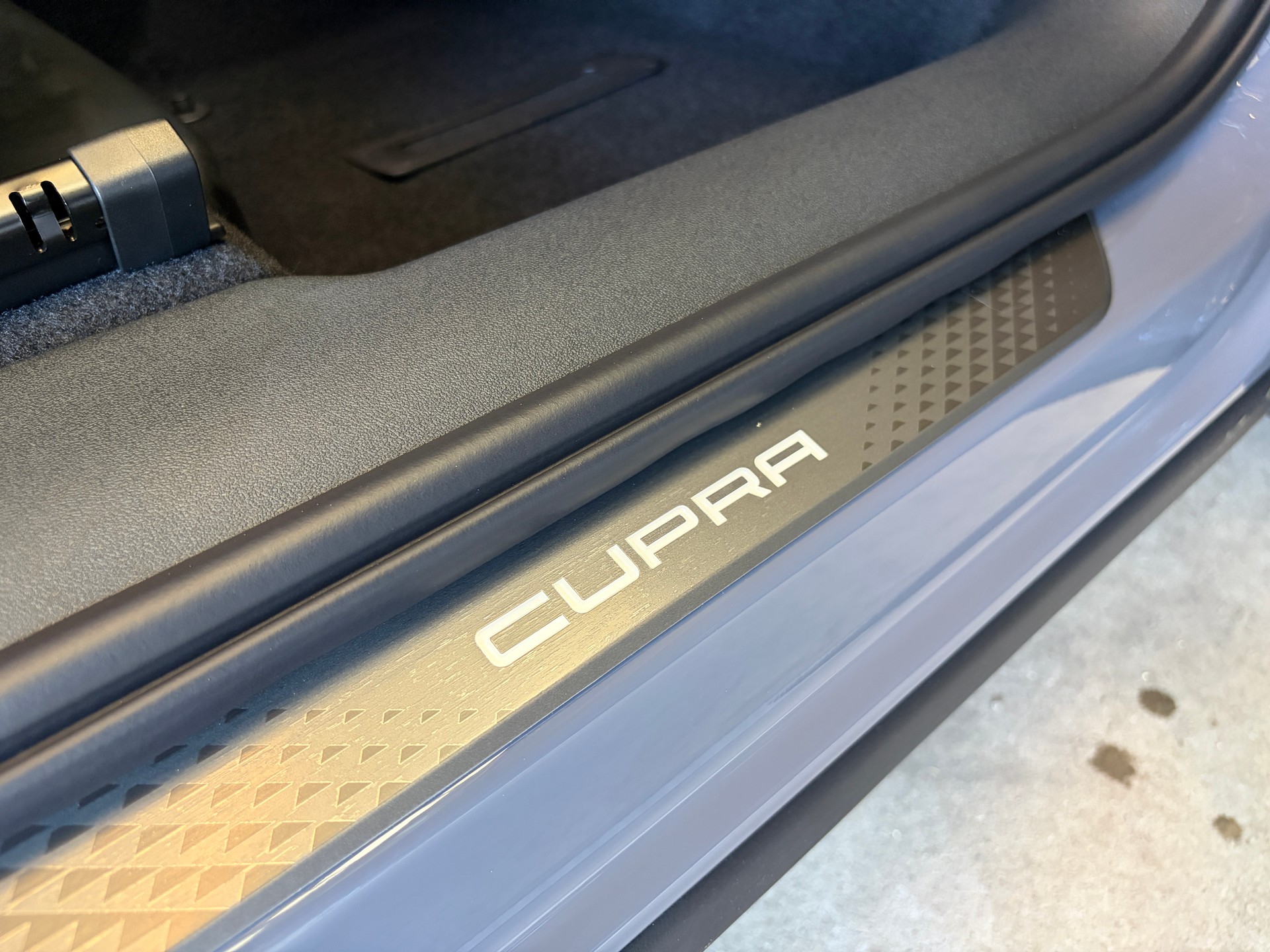 CUPRA Terramar 1.5 eTSI DSG PANORAMA HEAD-UP AHK-image-8