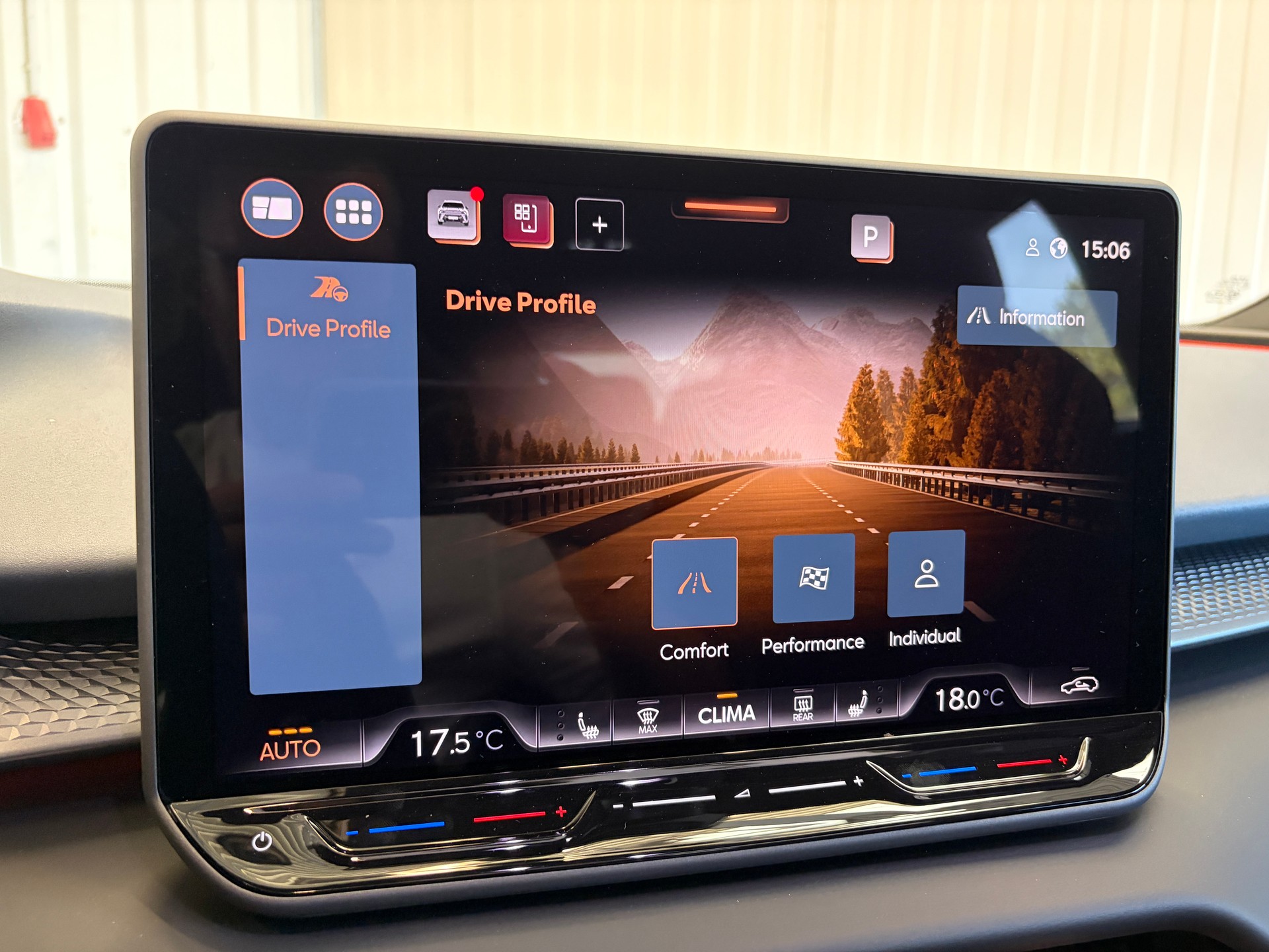 CUPRA Terramar 1.5 eTSI DSG PANORAMA HEAD-UP AHK-image-14