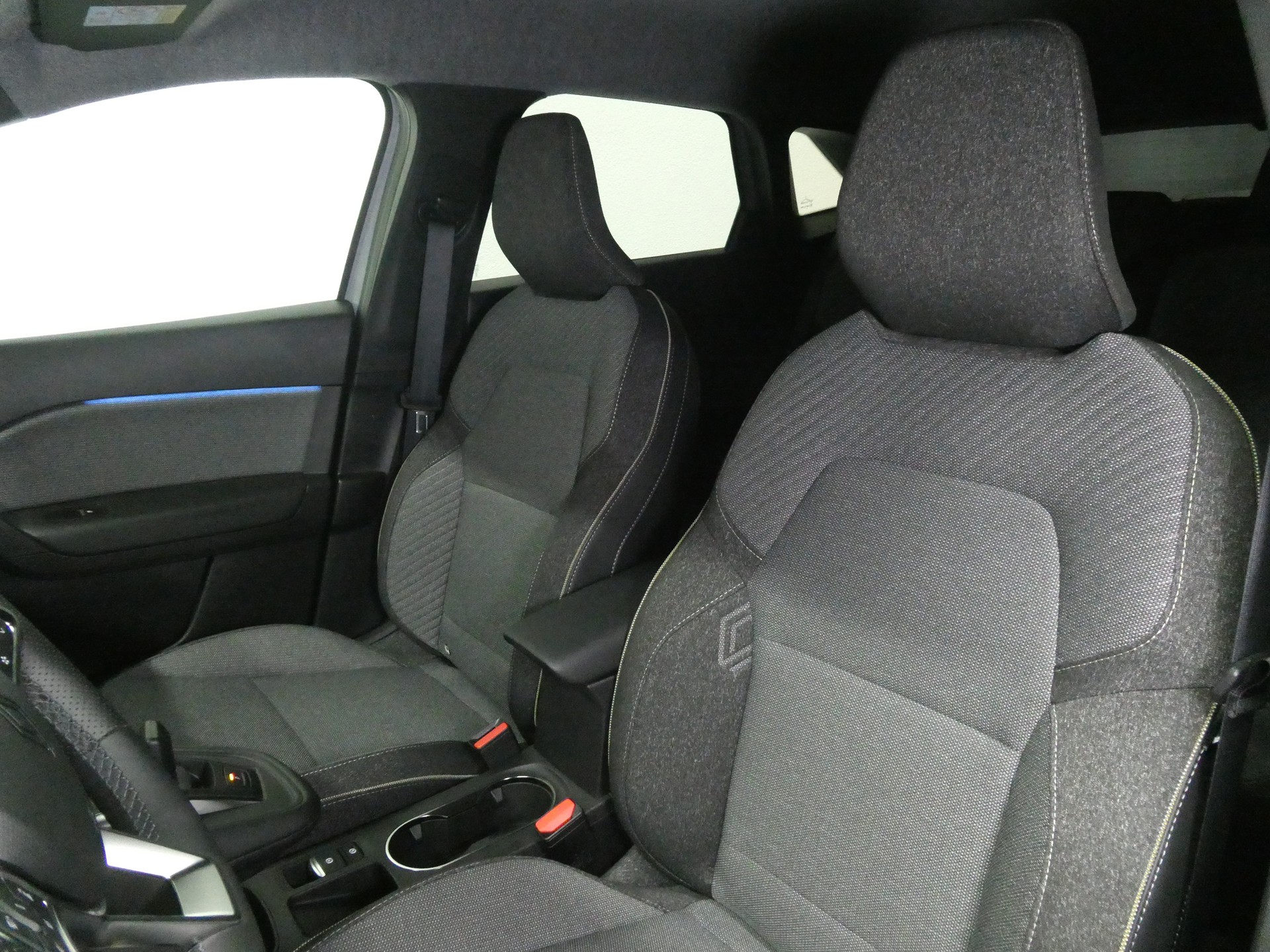 RENAULT Symbioz 1.4 Techno EDC - Digital Cockpit - Navi - Teil-Leder - Kamera - 140 PS-image-9