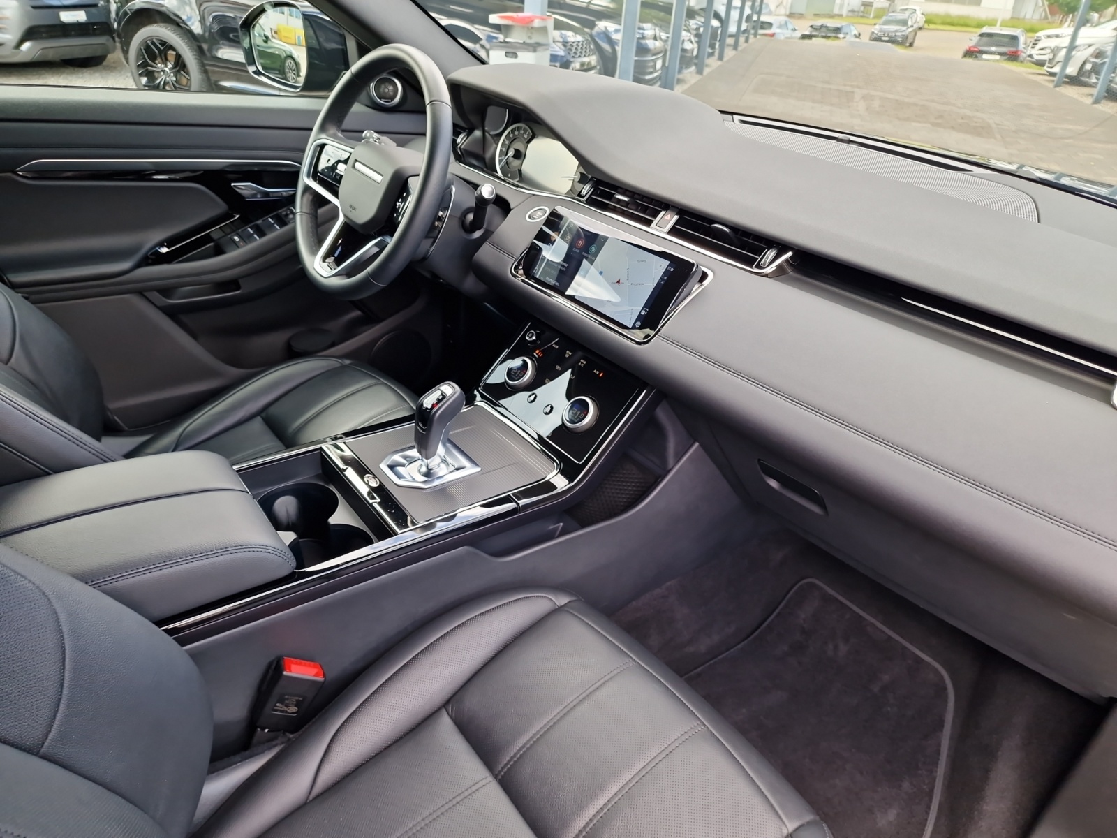 LAND ROVER Range Rover Evoque R-Dynamic P 200 SE BLACK EDITION-image-12