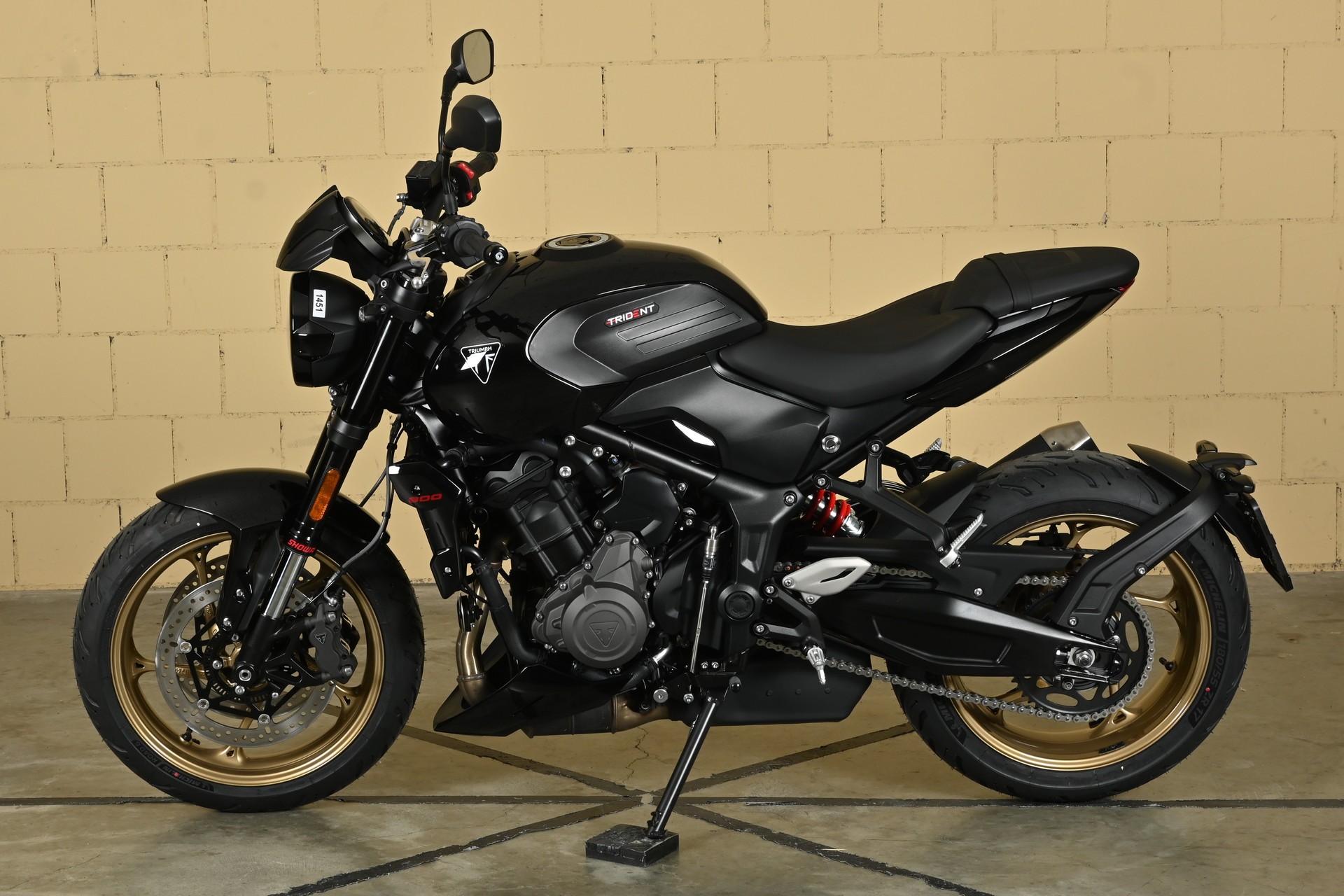 TRIUMPH Trident 800-image-3