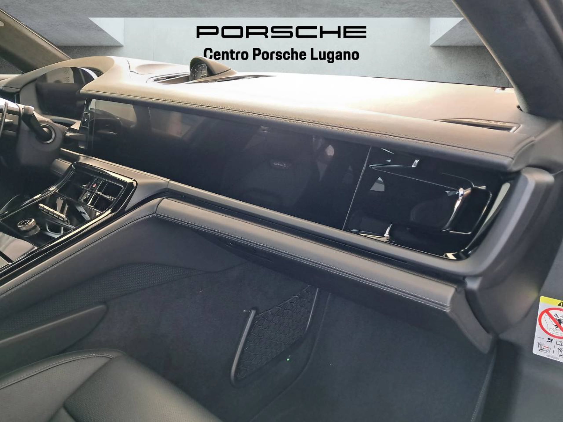 PORSCHE Panamera Turbo E-Hybrid-image-27
