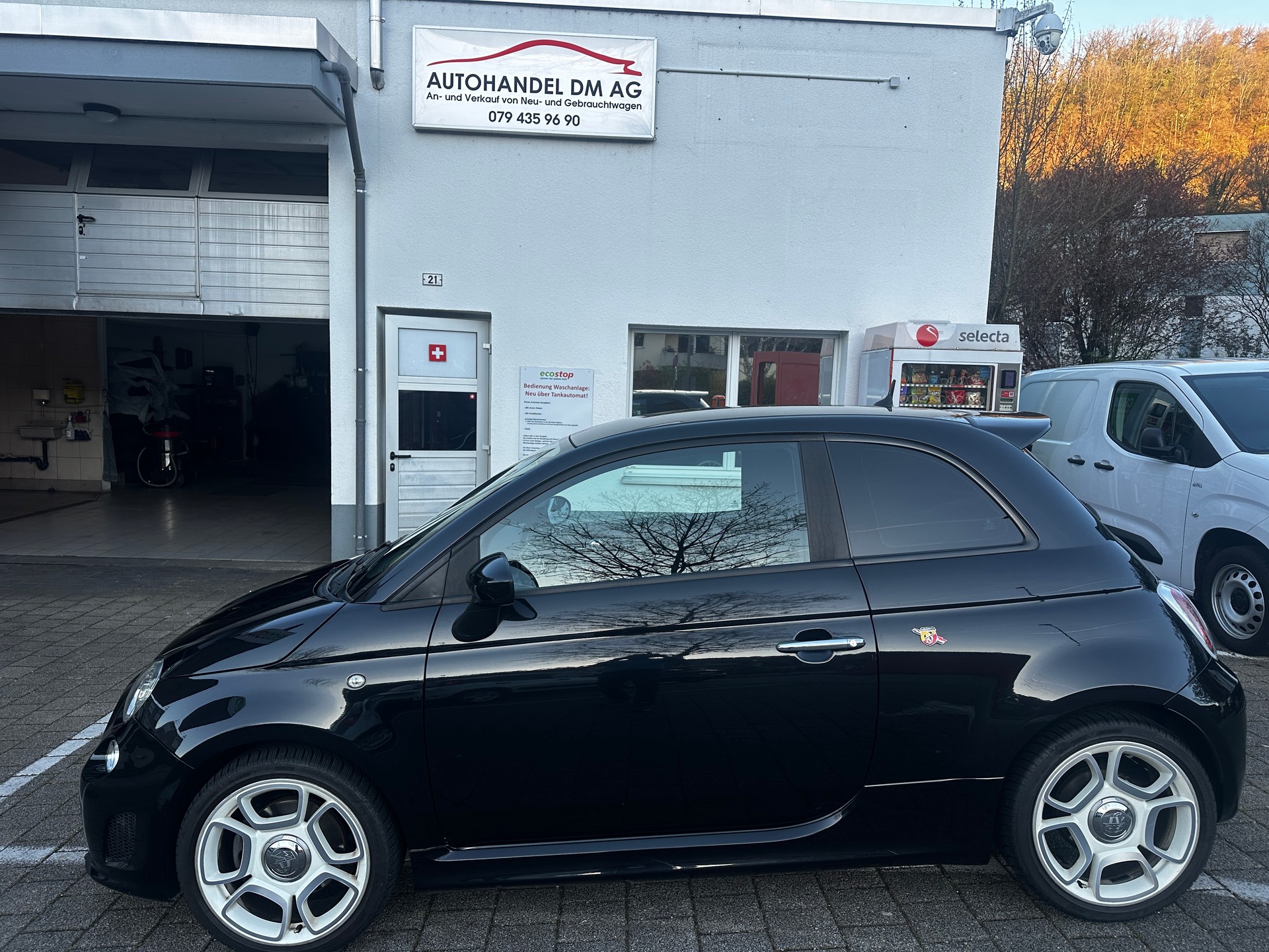 FIAT 500 1.4 16V Turbo Abarth-showroom-element-2