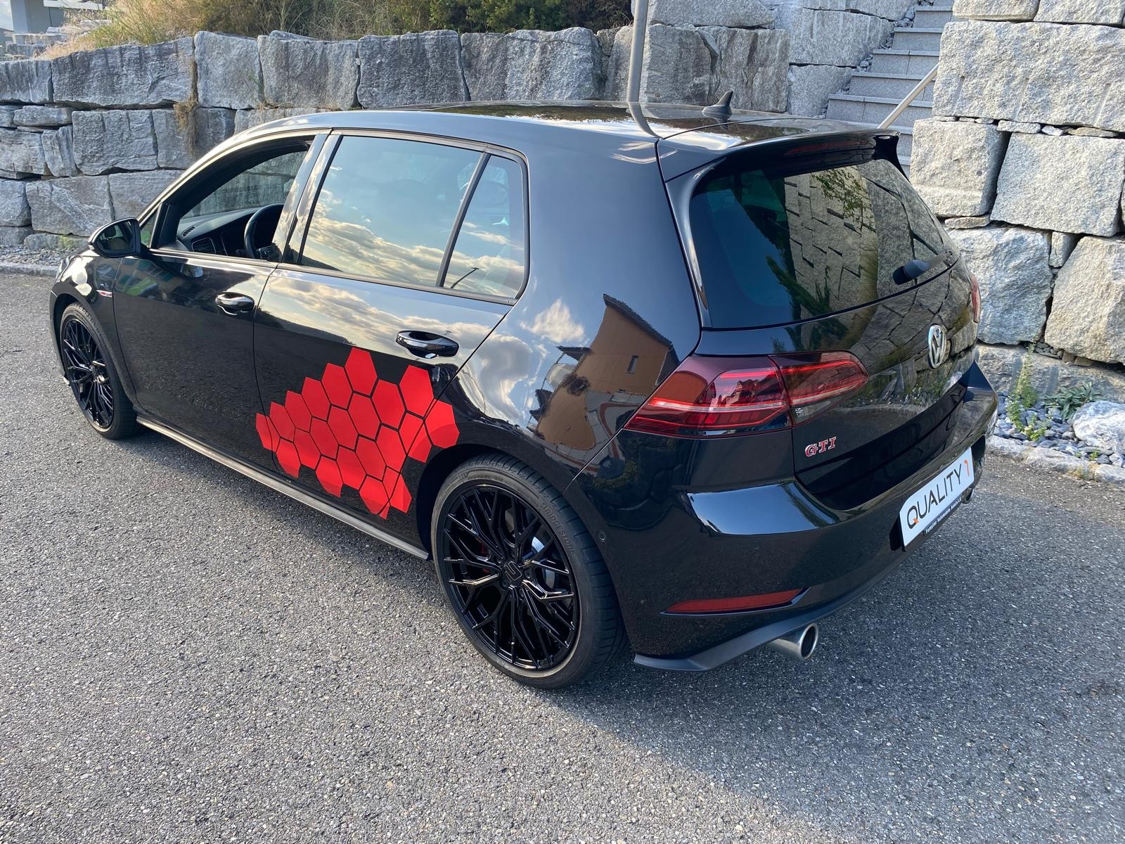 VW Golf 2.0 TSI GTI Performance DSG-image-2