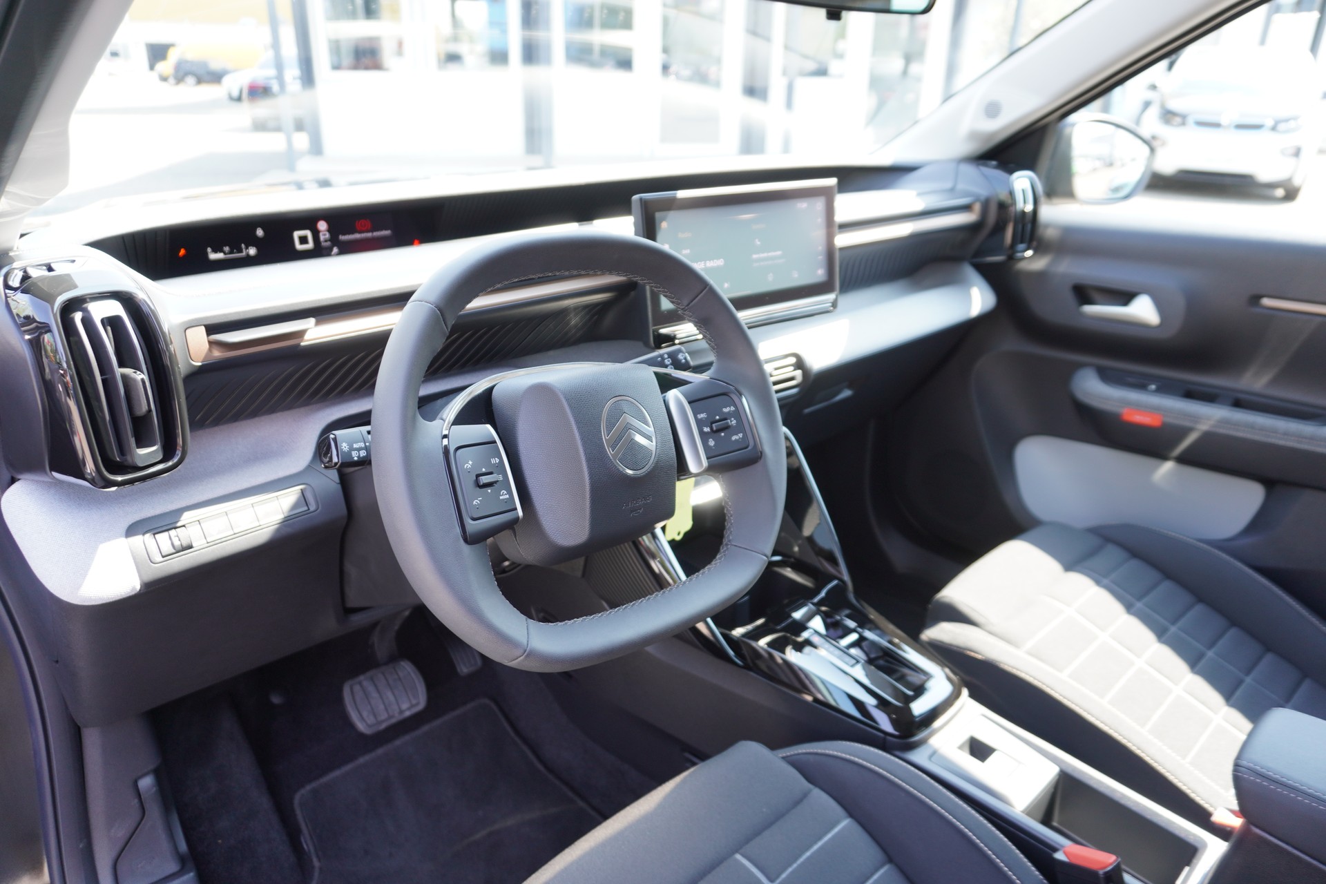CITROEN C3 Aircross 1.2 MHEV Plus-image-9