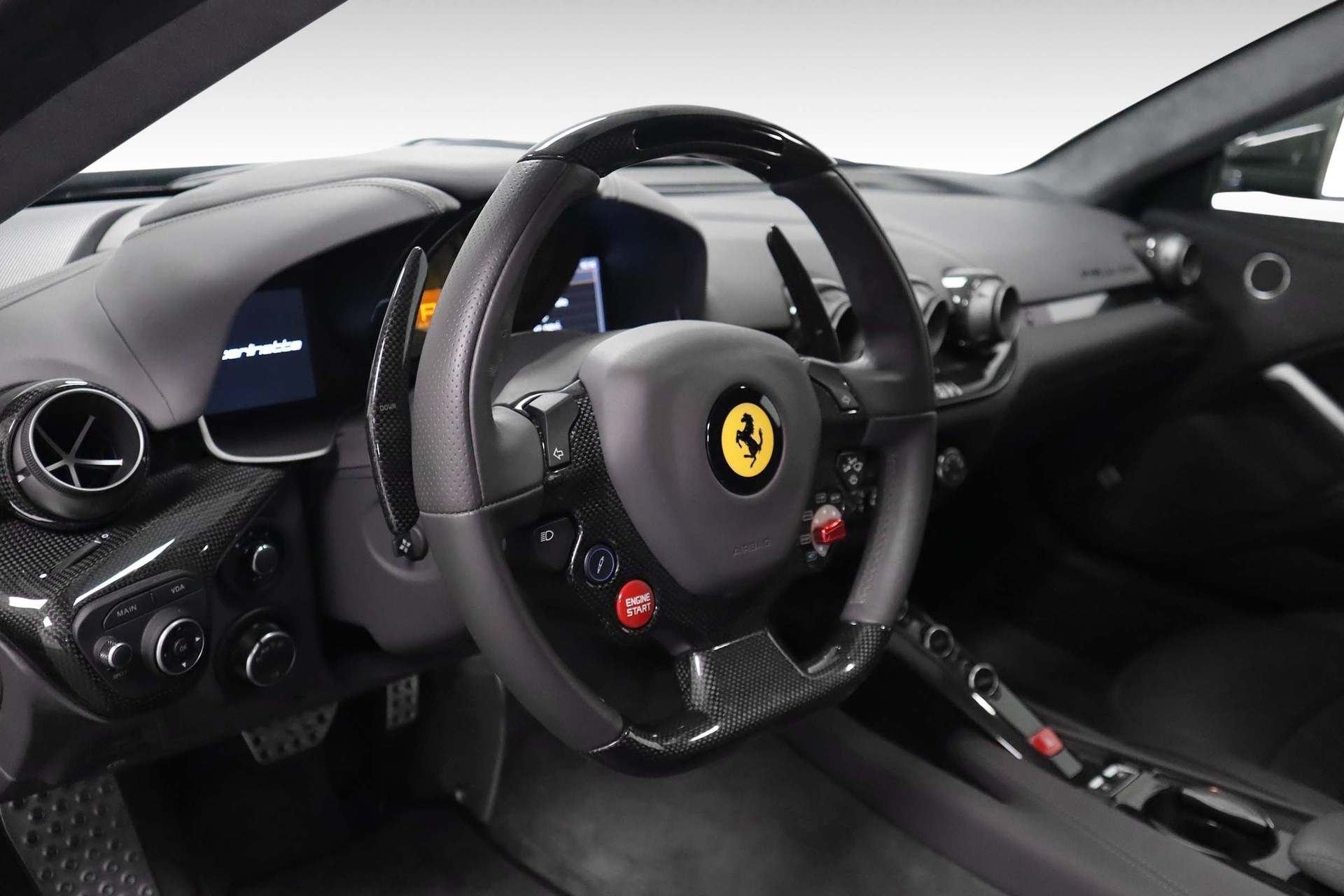 FERRARI F12 Berlinetta-image-15