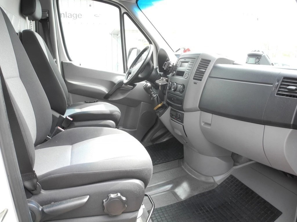 VW Crafter 50 2.0 BiTDI CR ** RF-Kamera ** Klimaanlage ** Tempomat ** Frisch ab MKF ** Nutz-1620kg **-image-10