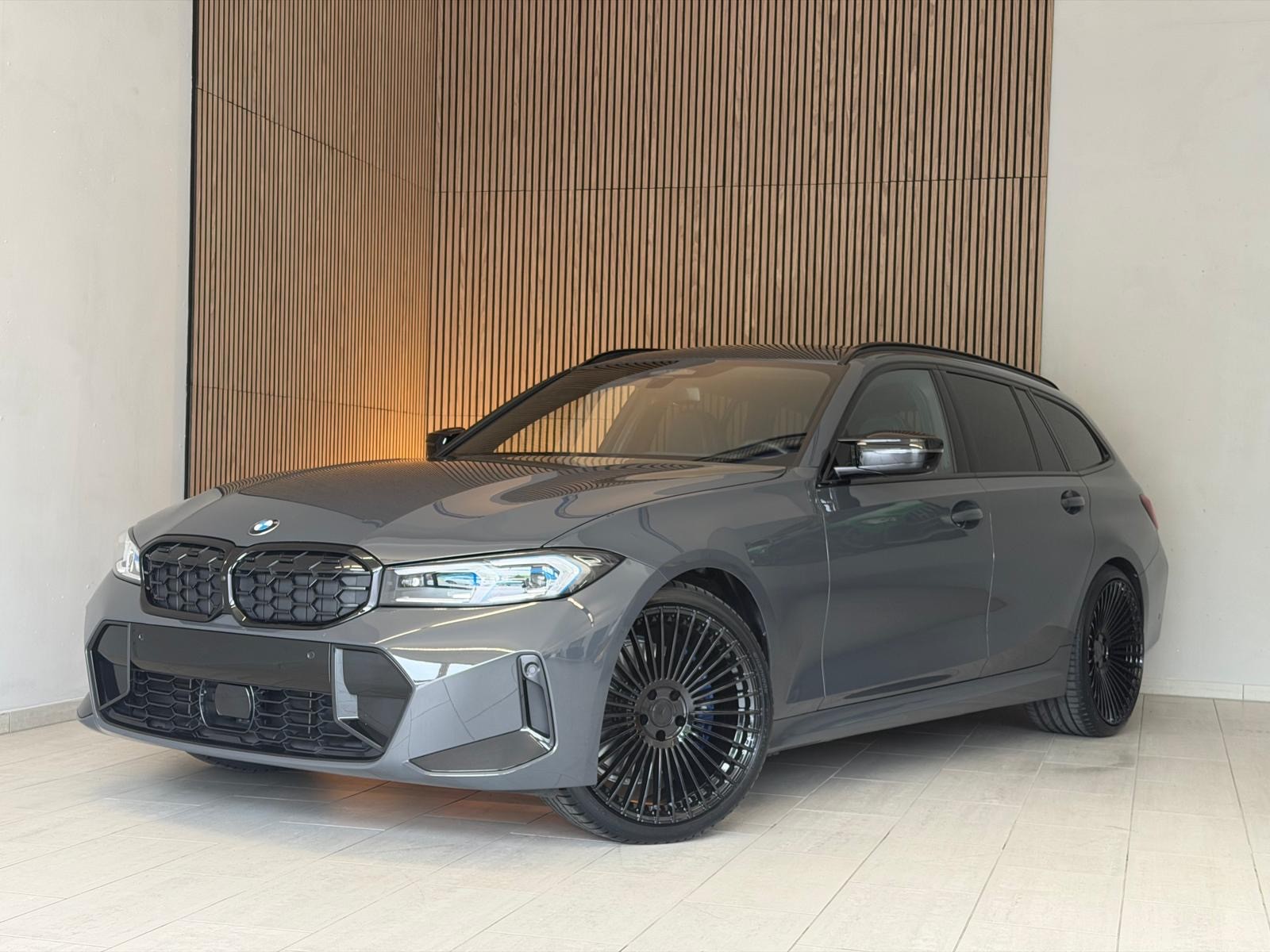 BMW M340i xDrive 48V Touring Steptronic M Sport INDIVIDUAL