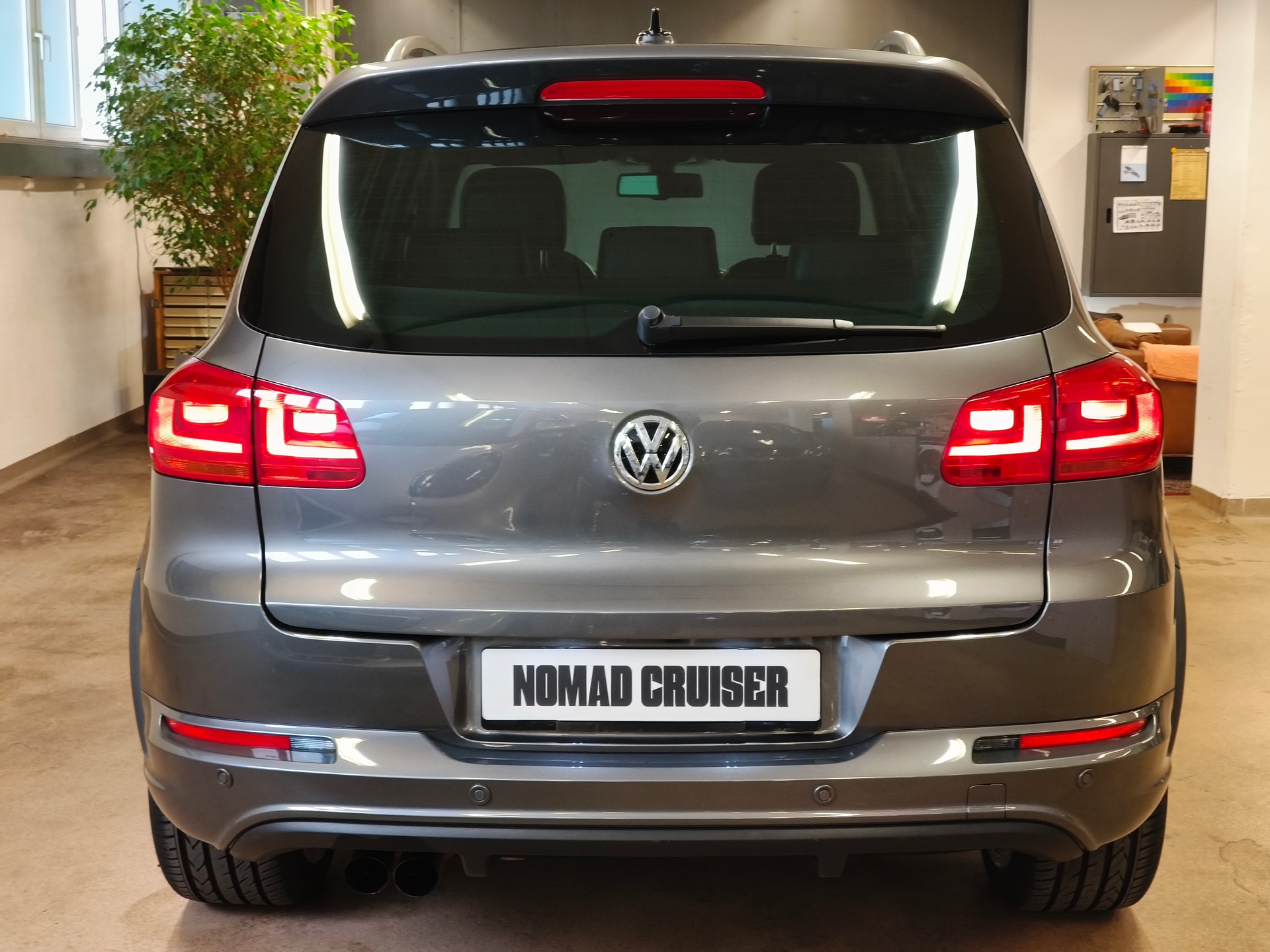 VW Tiguan 2.0 TSI R-Line Design 4Motion DSG-image-13