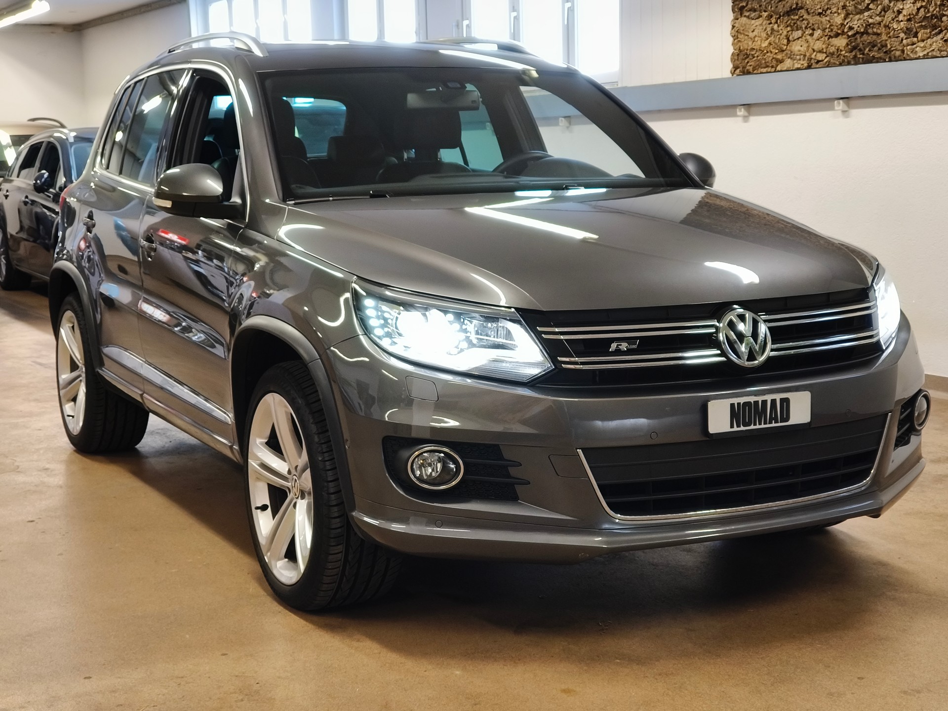 VW Tiguan 2.0 TSI R-Line Design 4Motion DSG-image-6