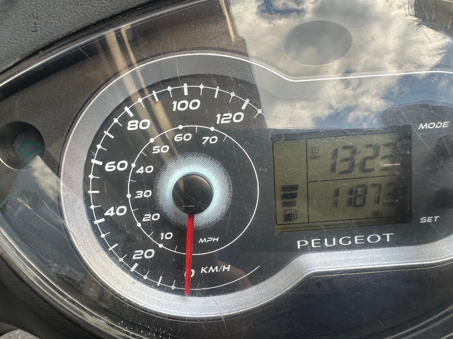 PEUGEOT Tweet-image-5