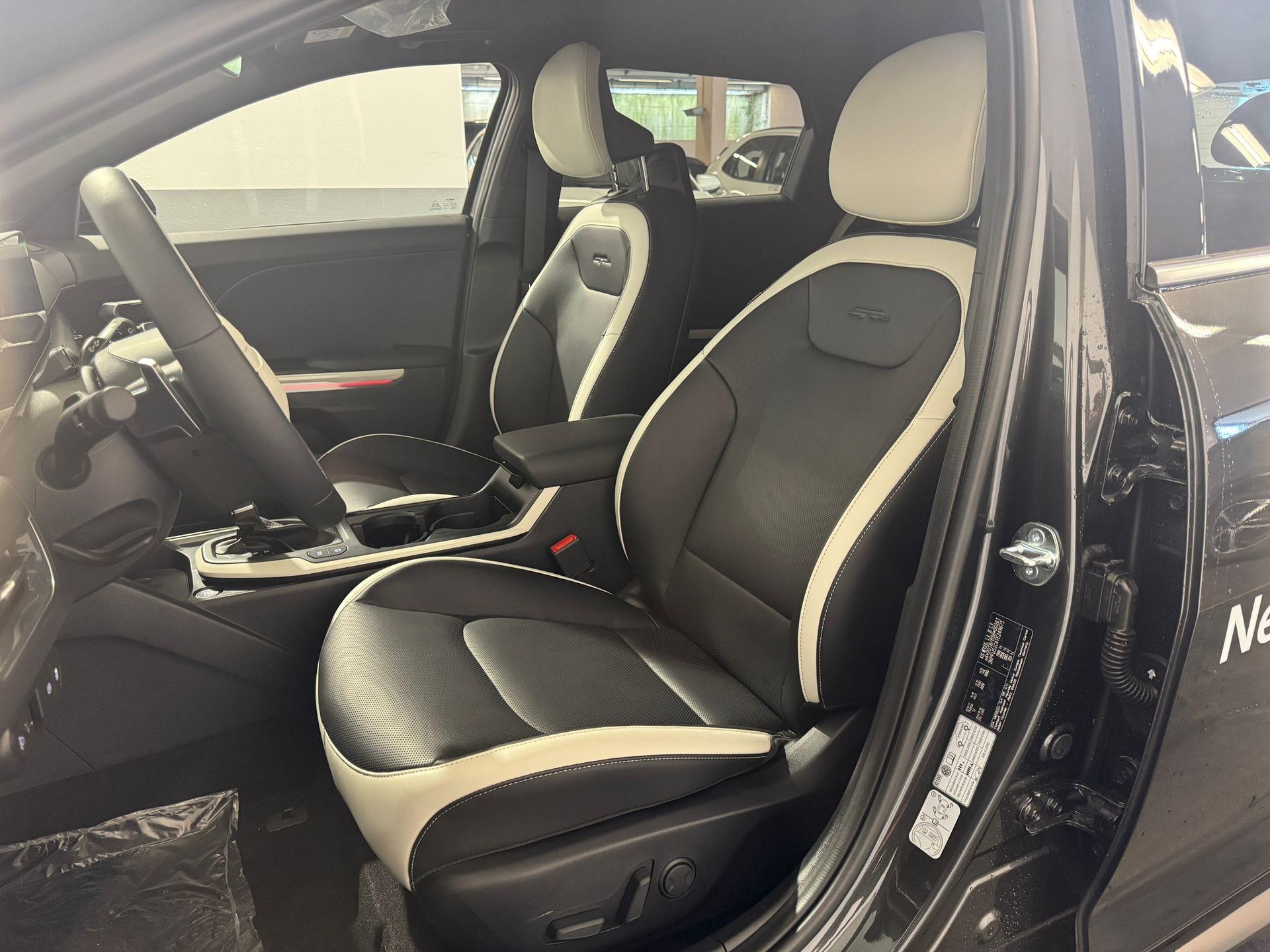KIA K4 1.6 T-GDi GT-Line-showroom-element-2