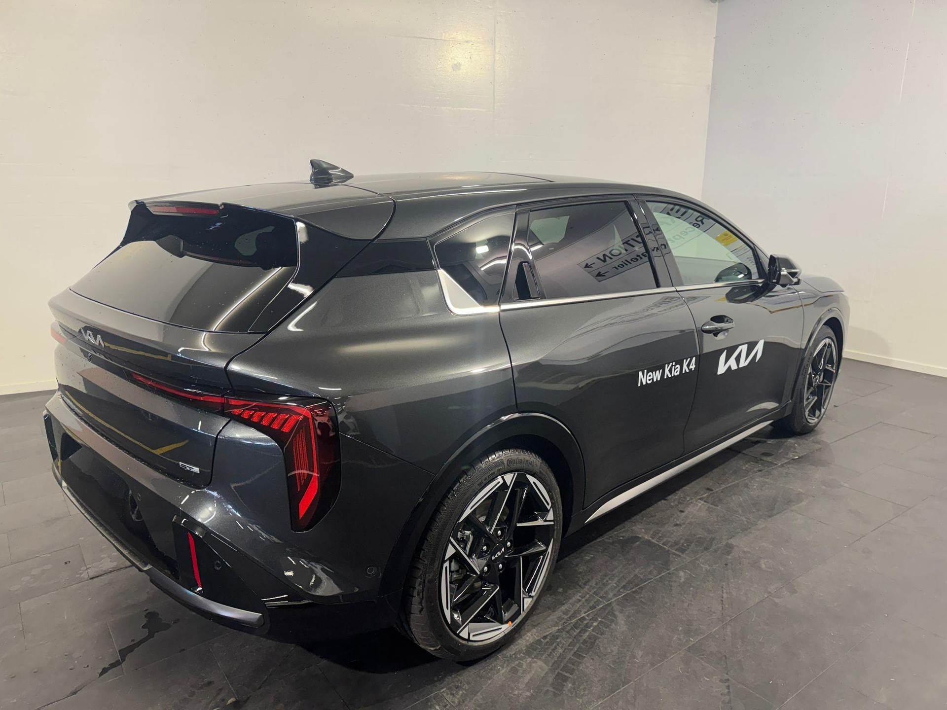 KIA K4 1.6 T-GDi GT-Line-showroom-element-1