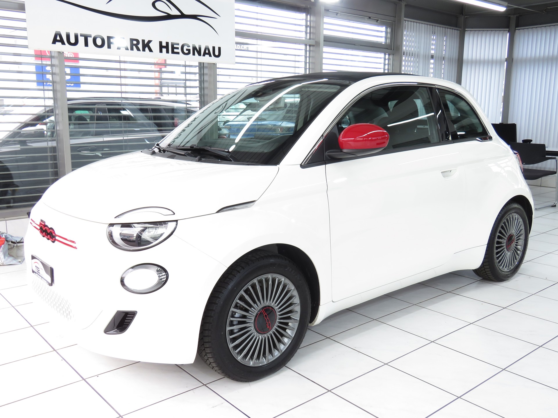 FIAT 500 C electric 87 kW Swiss Edition (Automat) (RW 298 km)