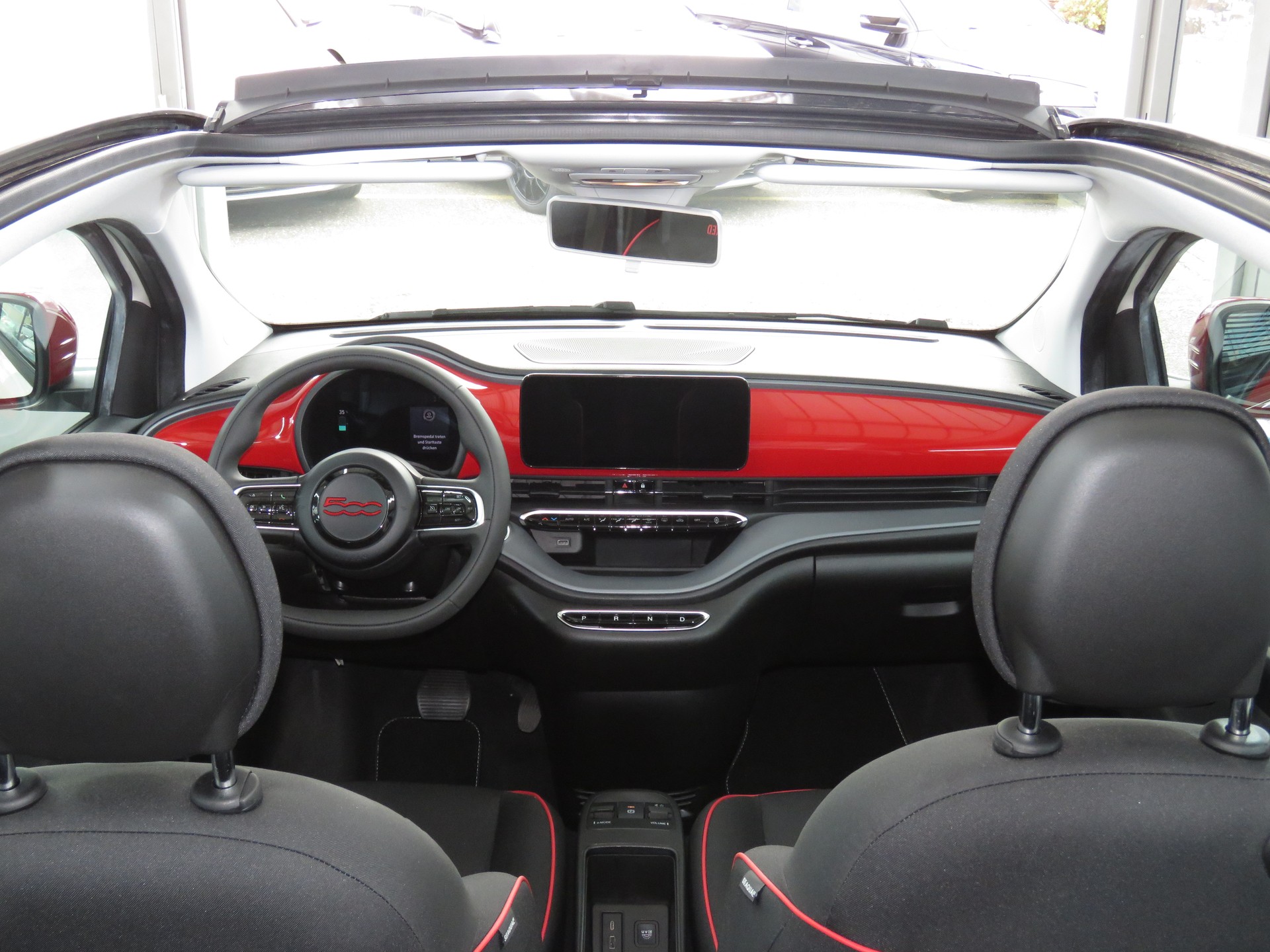 FIAT 500 C electric 87 kW Swiss Edition (Automat) (RW 298 km)-image-14