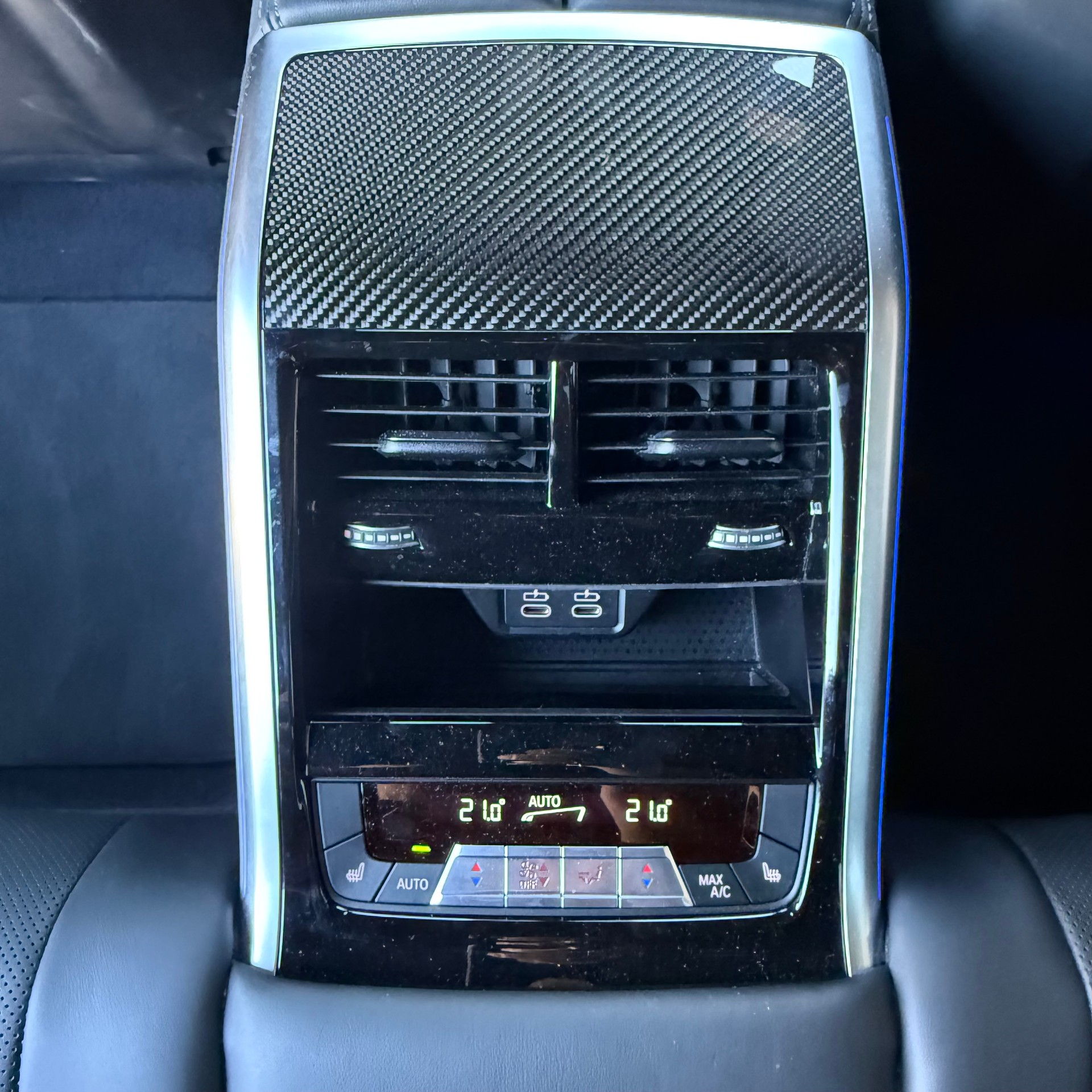 BMW M8 Gran Coupé xDrive M Competition Steptronic *CH-FAHRZEUG - 1. HAND - 4 JAHRE GARANTIE - GRATIS SERVICE*-image-9