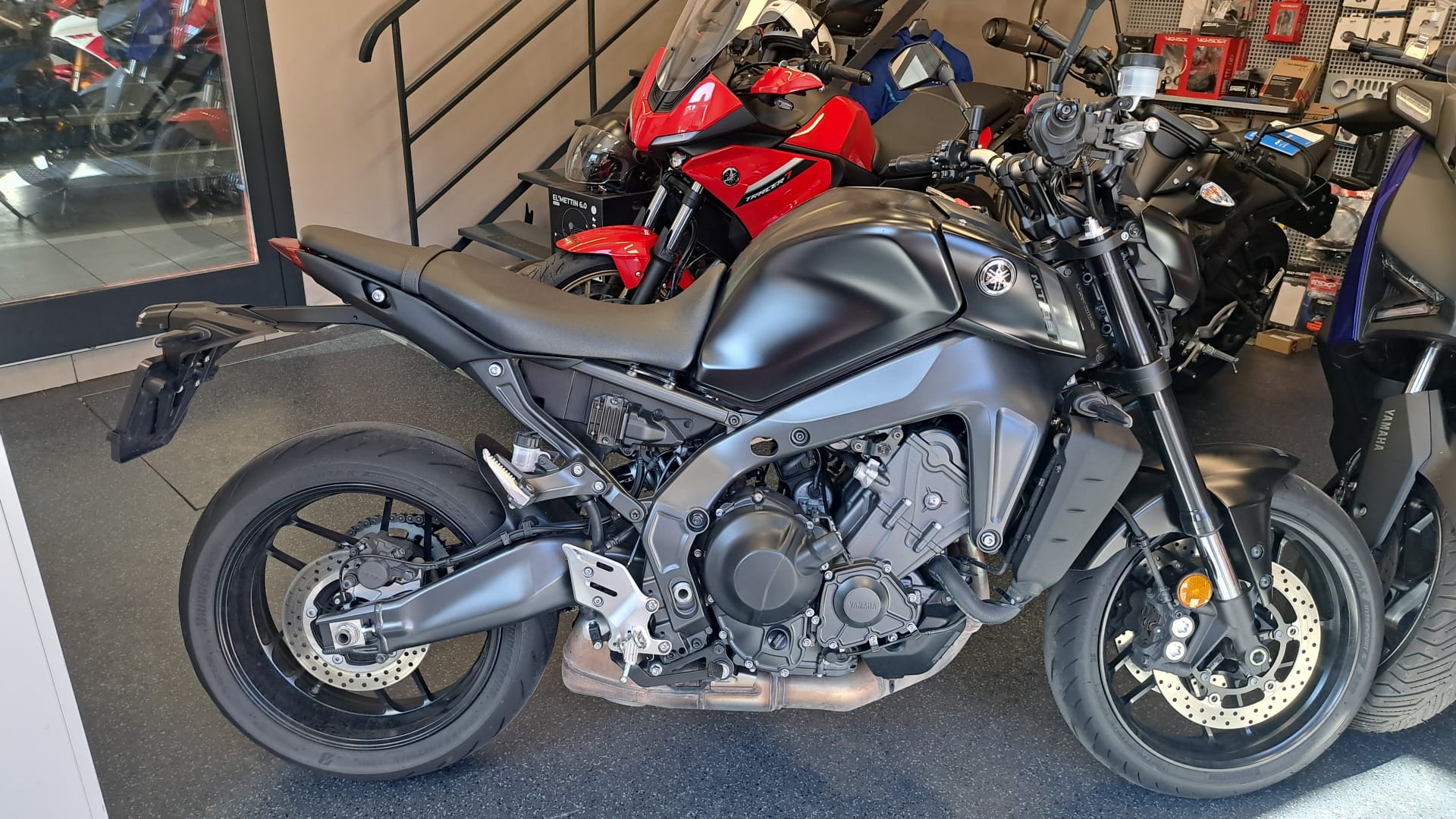 YAMAHA MT-09-image-2