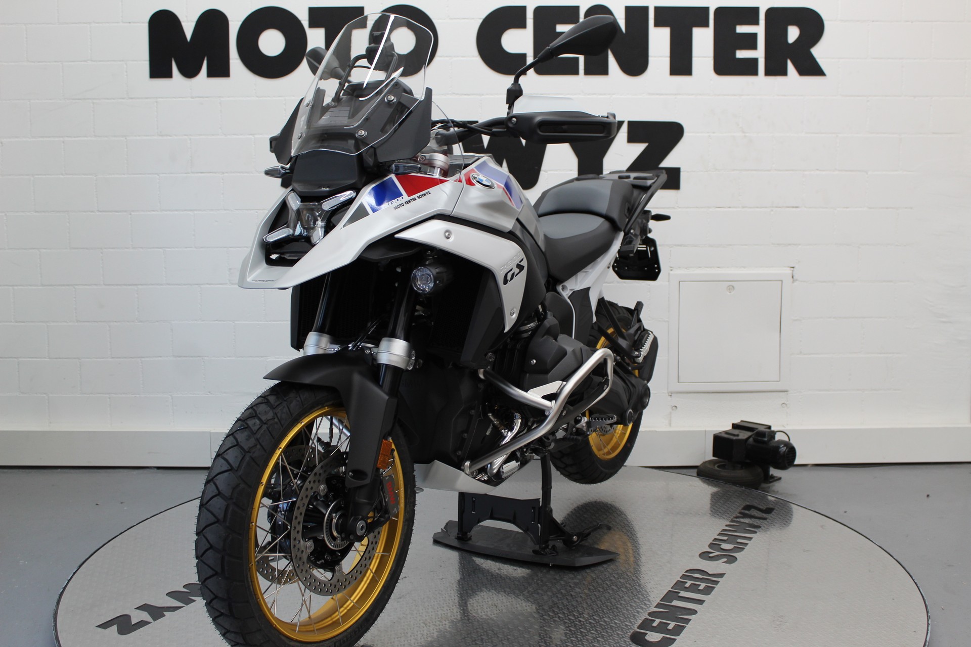 BMW R 1300 GS-image-3