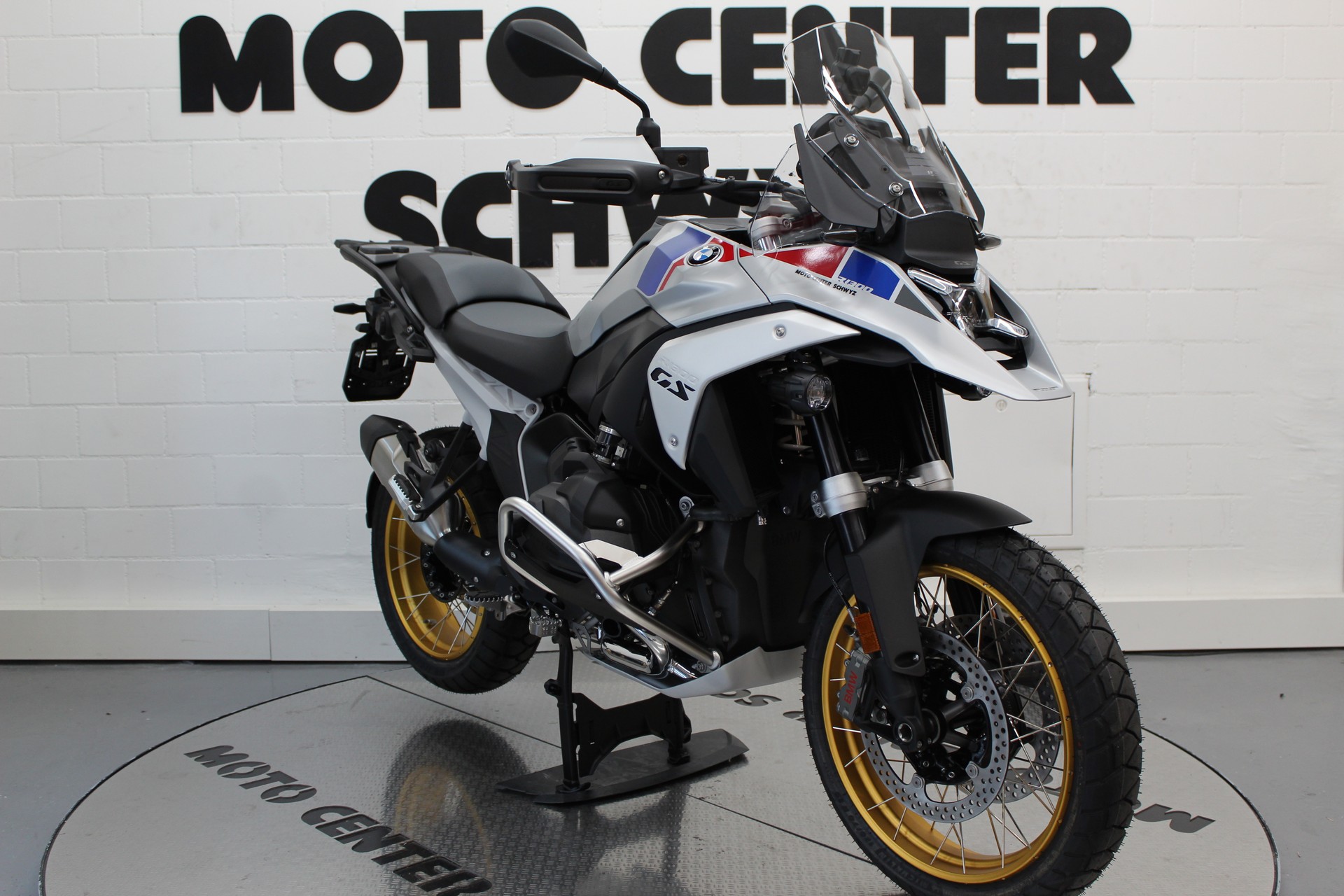 BMW R 1300 GS-image-2