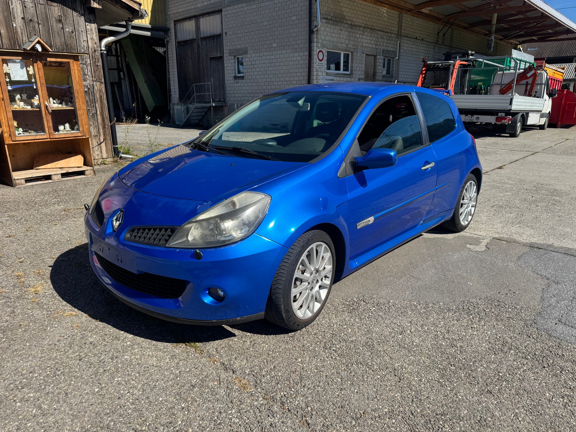 RENAULT Clio 2.0 16V Sport-showroom-element-1