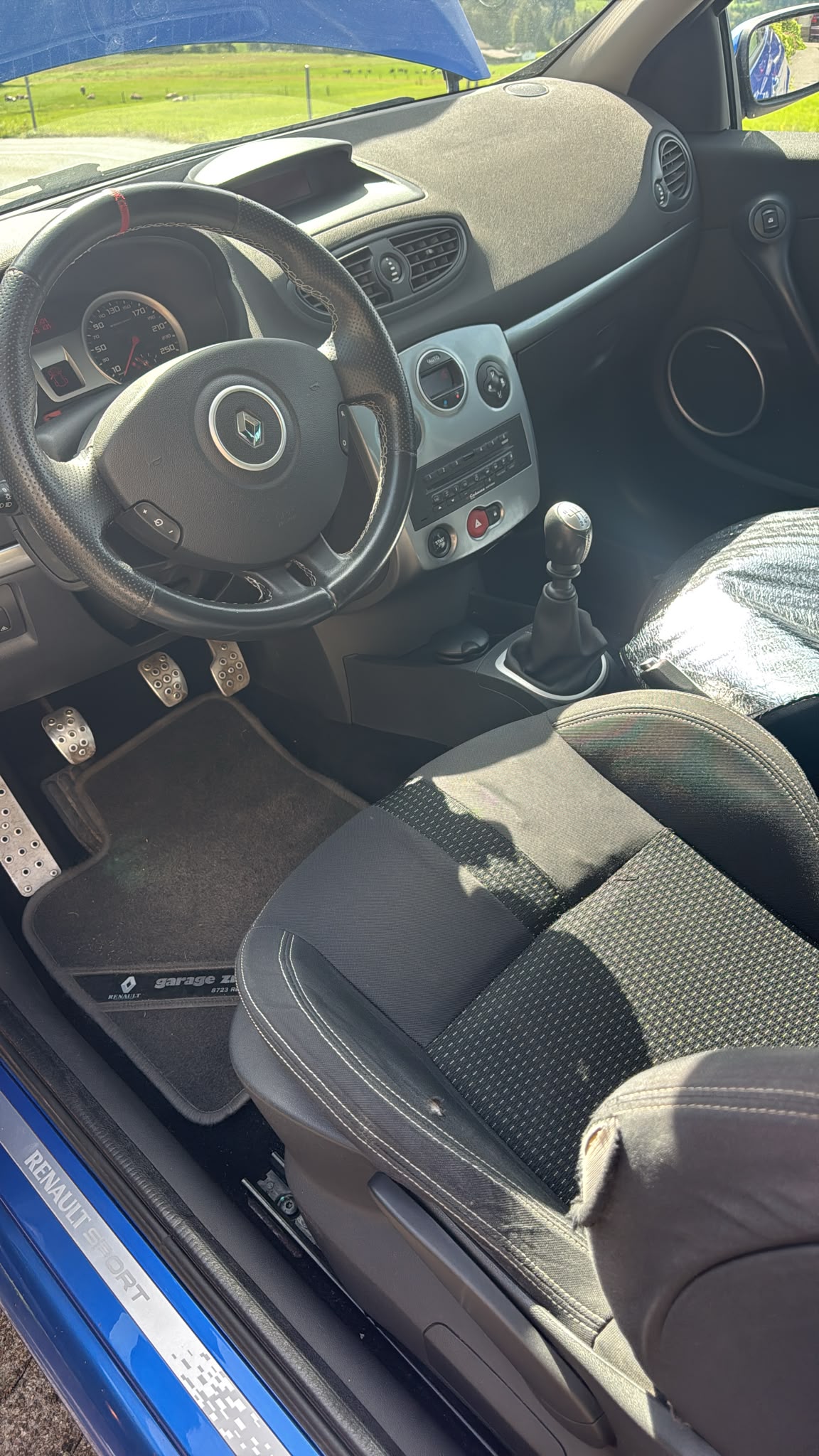 RENAULT Clio 2.0 16V Sport-image-6