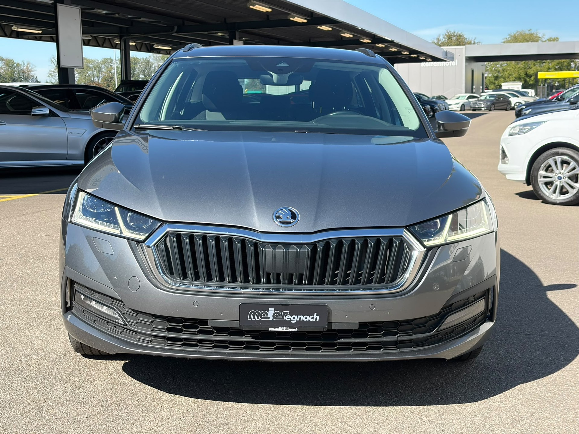 SKODA Octavia Combi 2.0 TDI DSG Ambition 4x4-image-1