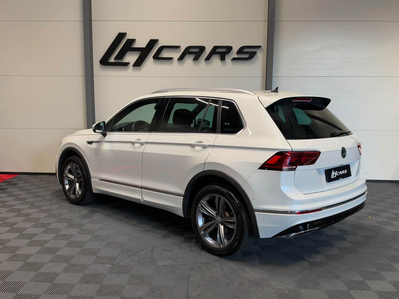VW Tiguan 2.0TSI Highline 4Motion DSG-image-2
