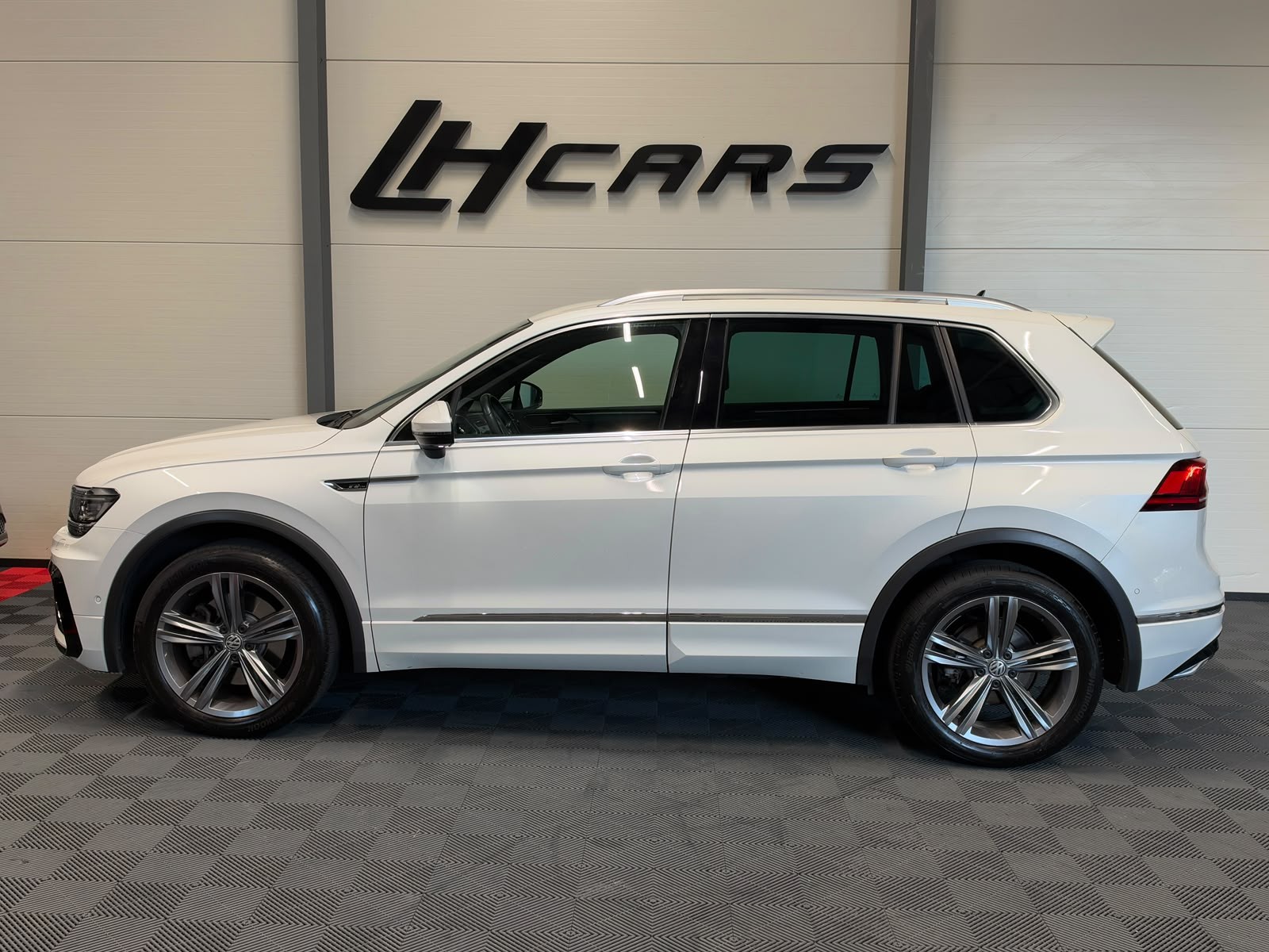 VW Tiguan 2.0TSI Highline 4Motion DSG-image-1