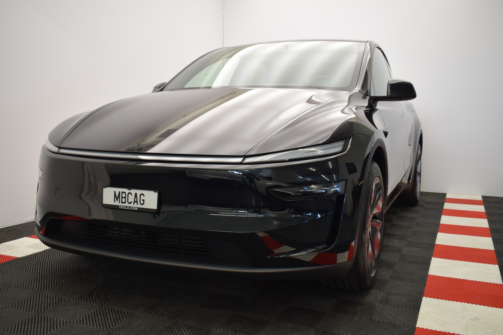 TESLA Model Y Long Range Premium AWD, Neuwagen, CH Typenschein, "Diamond black"-image-5