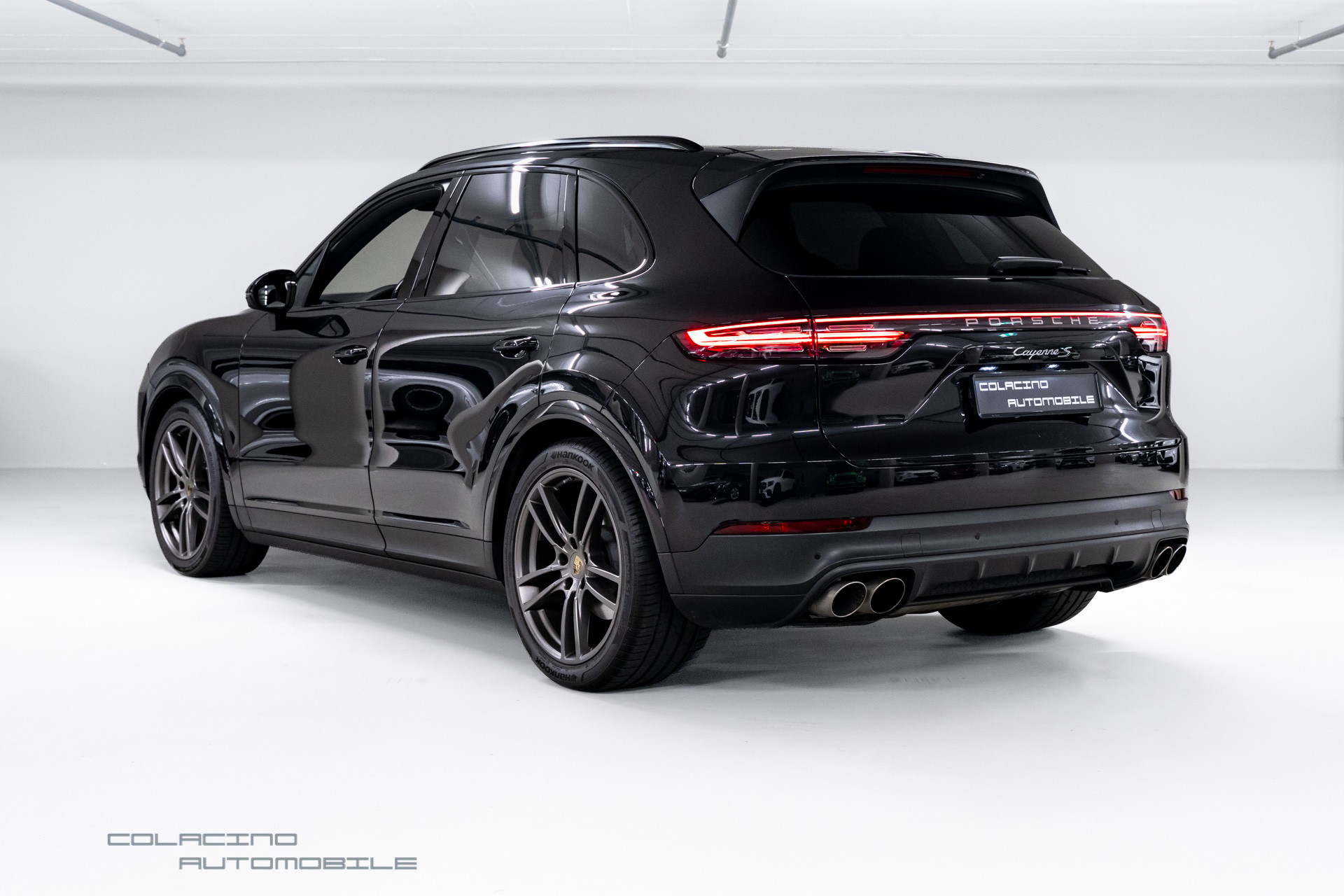 PORSCHE Cayenne S-showroom-element-3